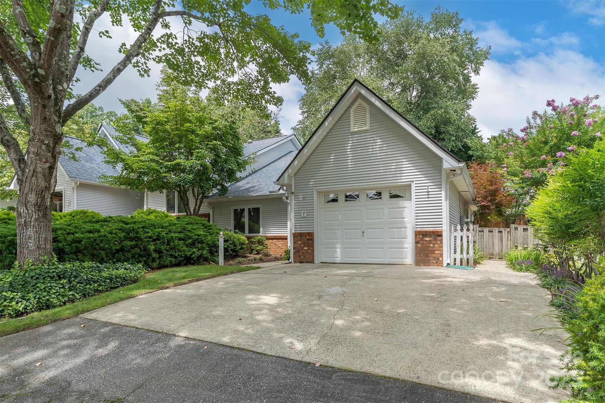 7 Silver Place Property Photo 2