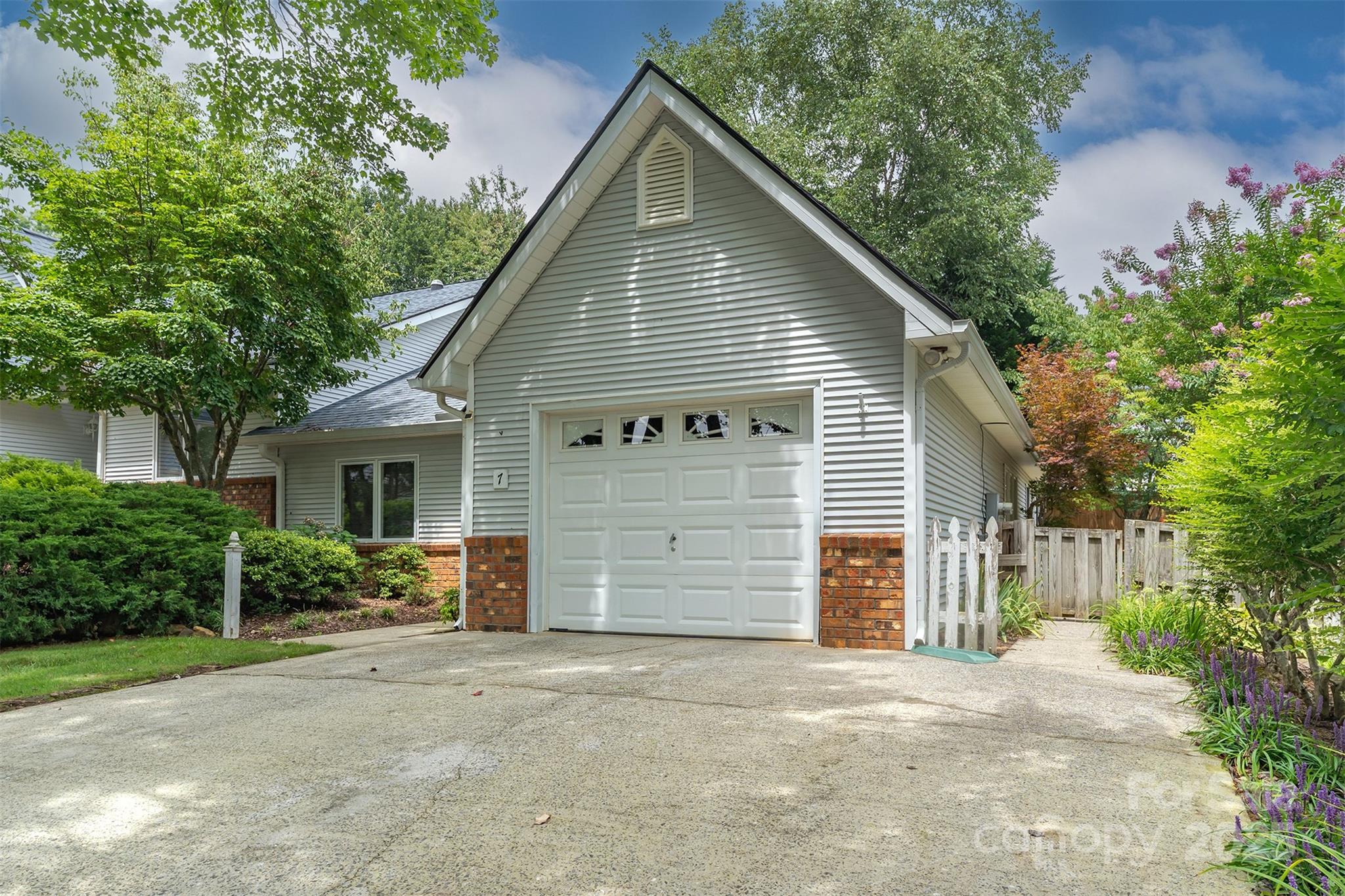 7 Silver Place Property Photo 3