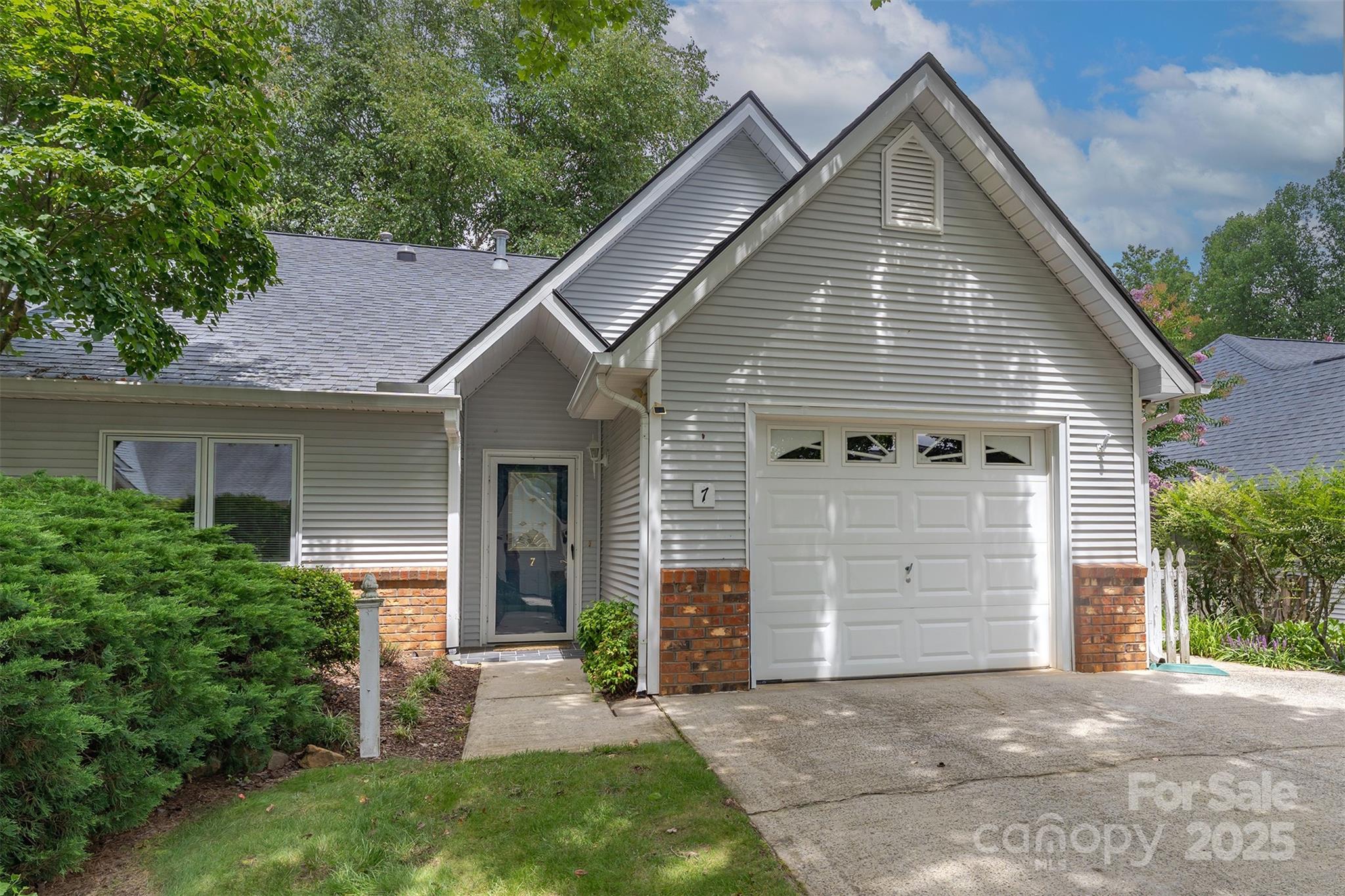 7 Silver Place Property Photo 4