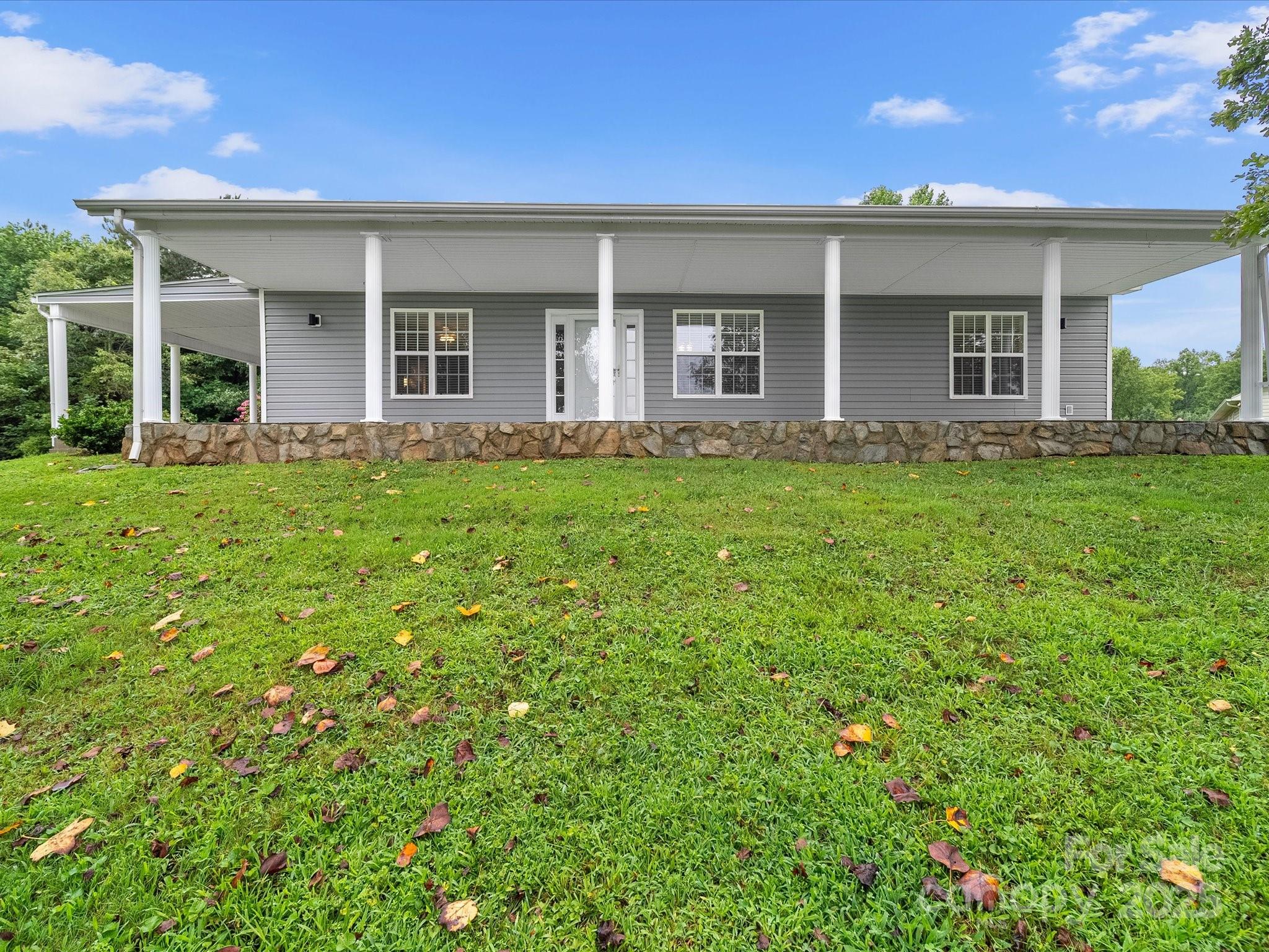 1585 Nathanial Street Property Photo 1