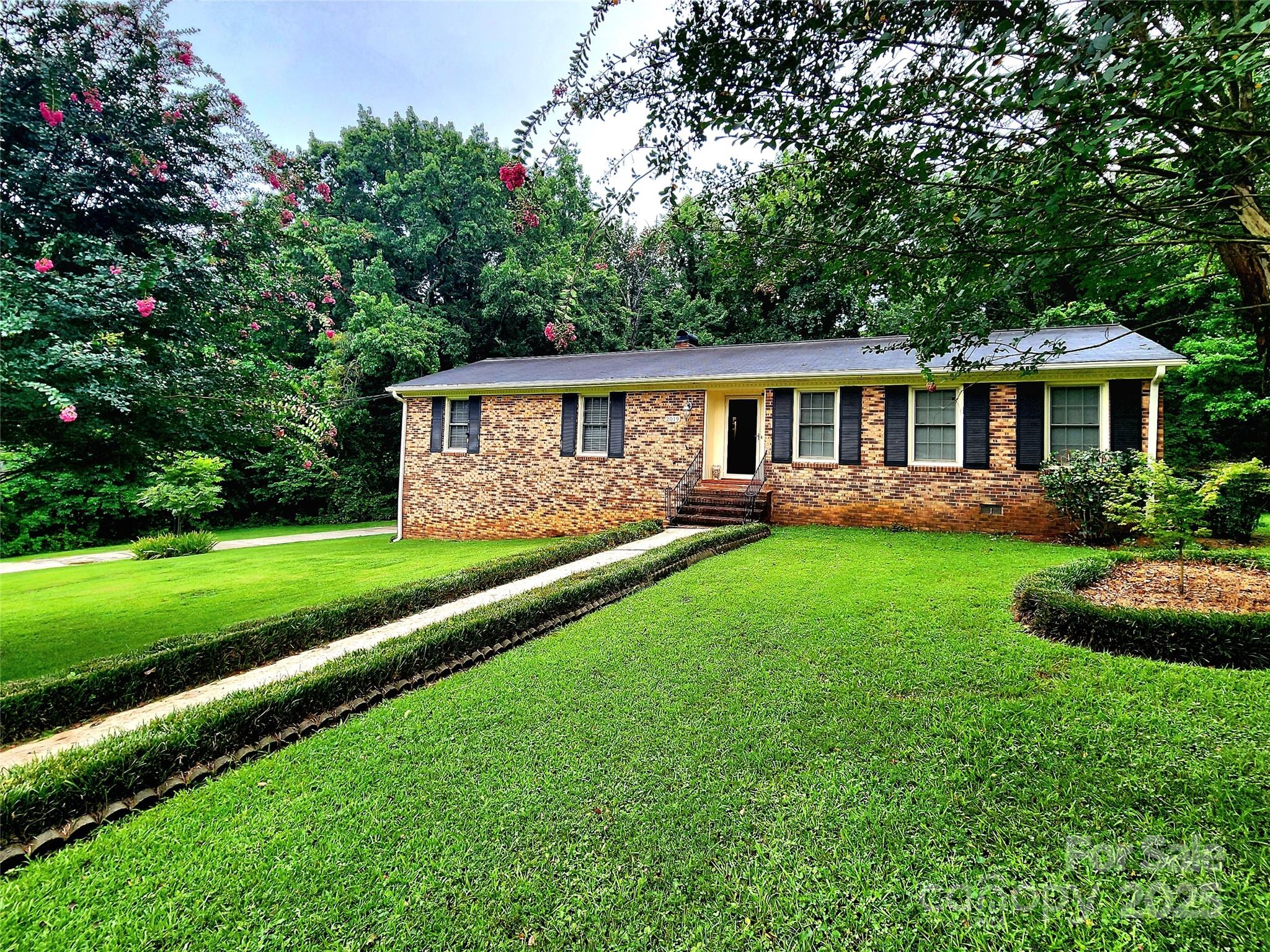 2019 Rhonda Drive Property Photo 1