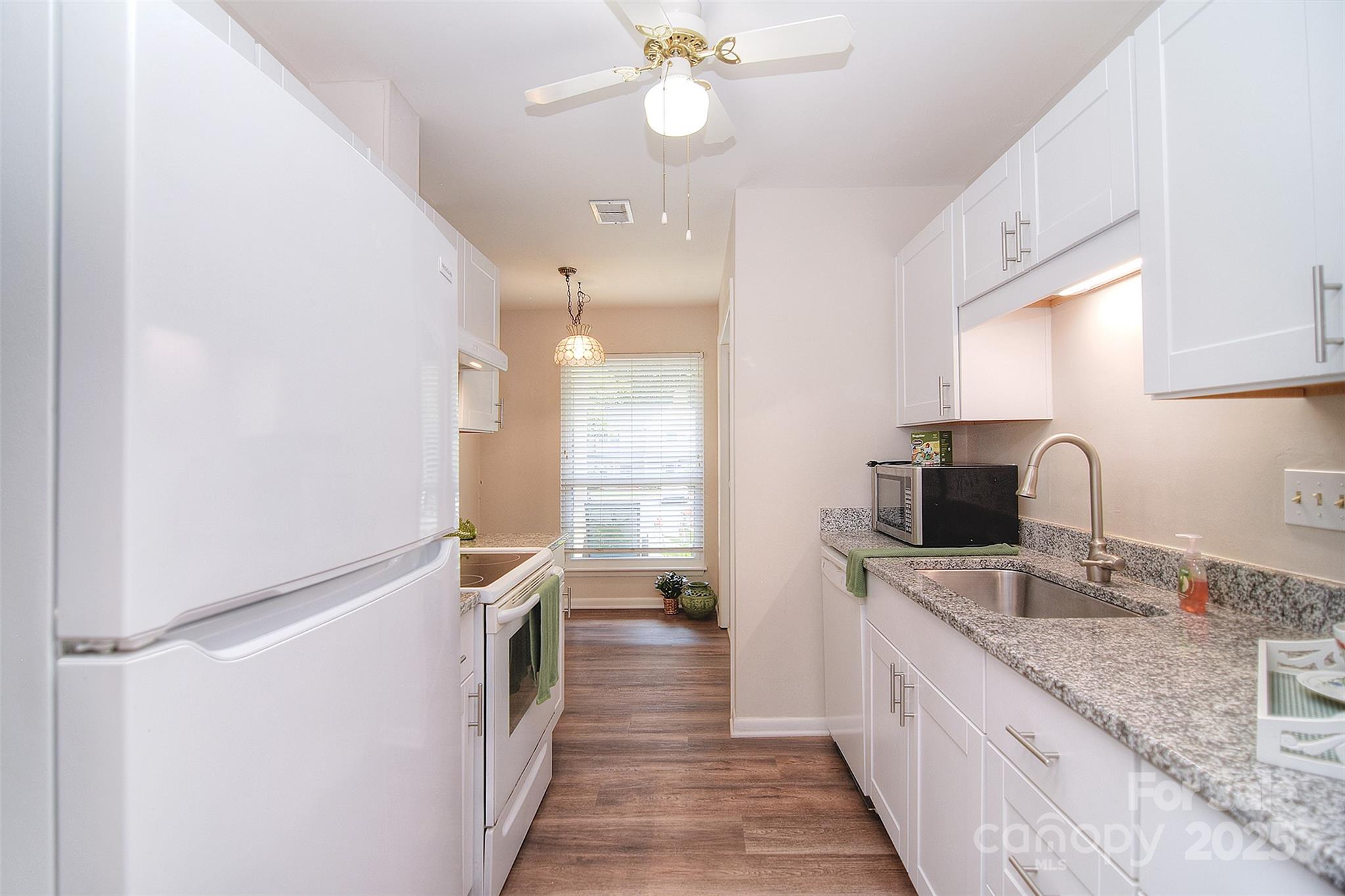 9034 Mcalpine Cove Court Property Photo 8