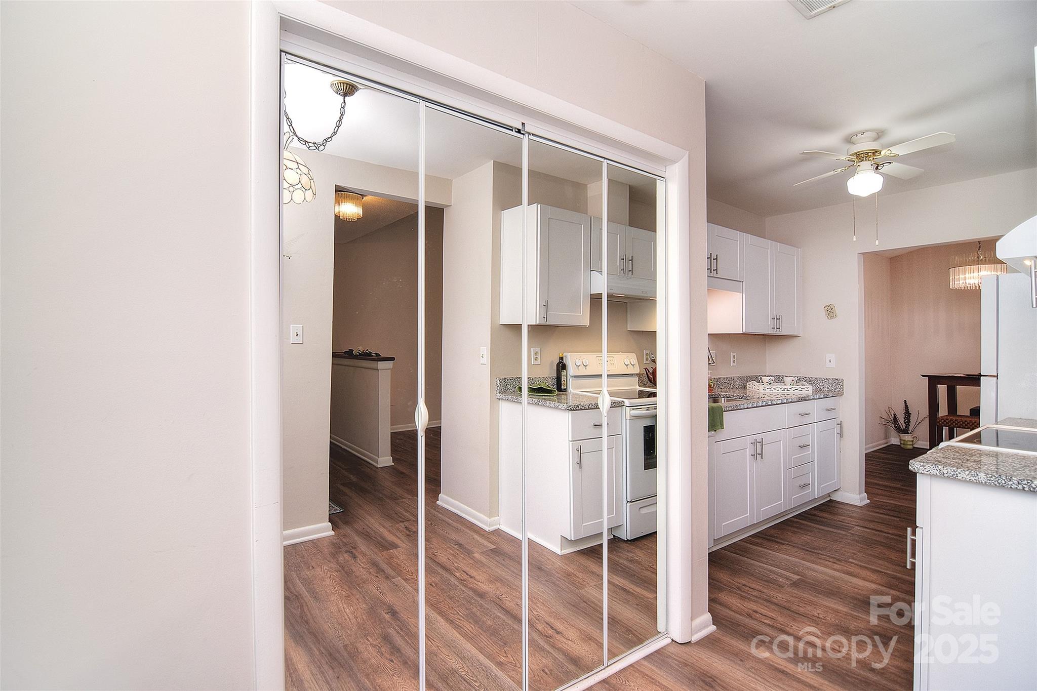 9034 Mcalpine Cove Court Property Photo 12