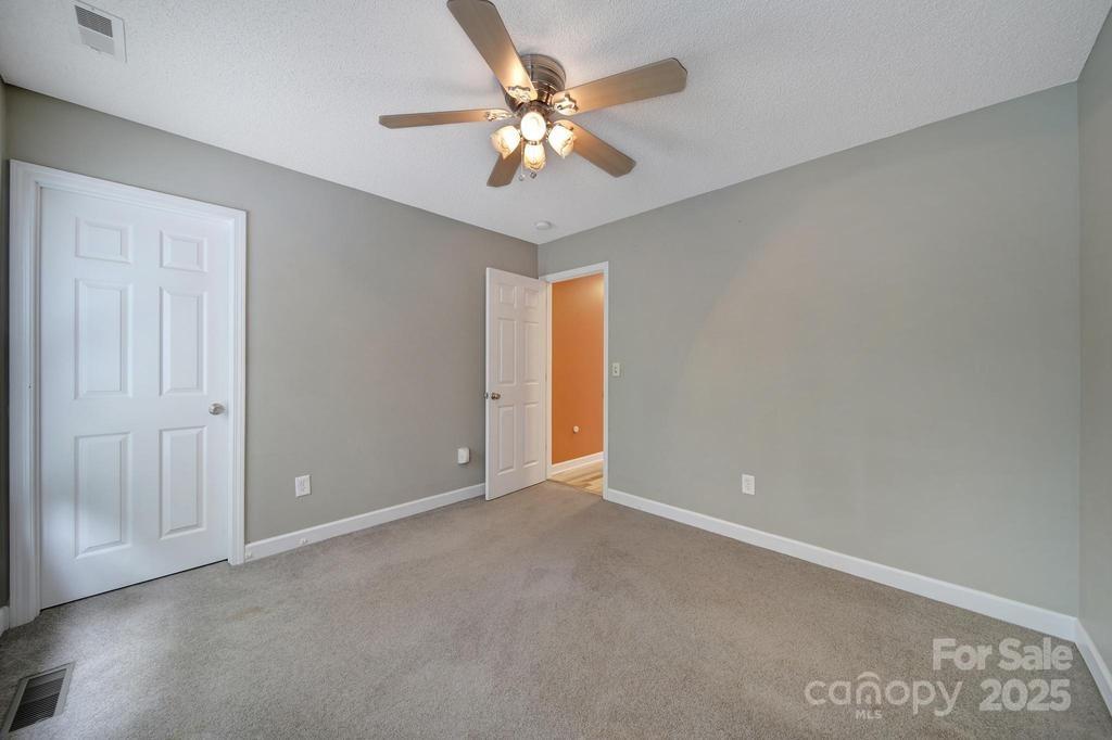 4394 Mountain Creek Road Property Photo 16