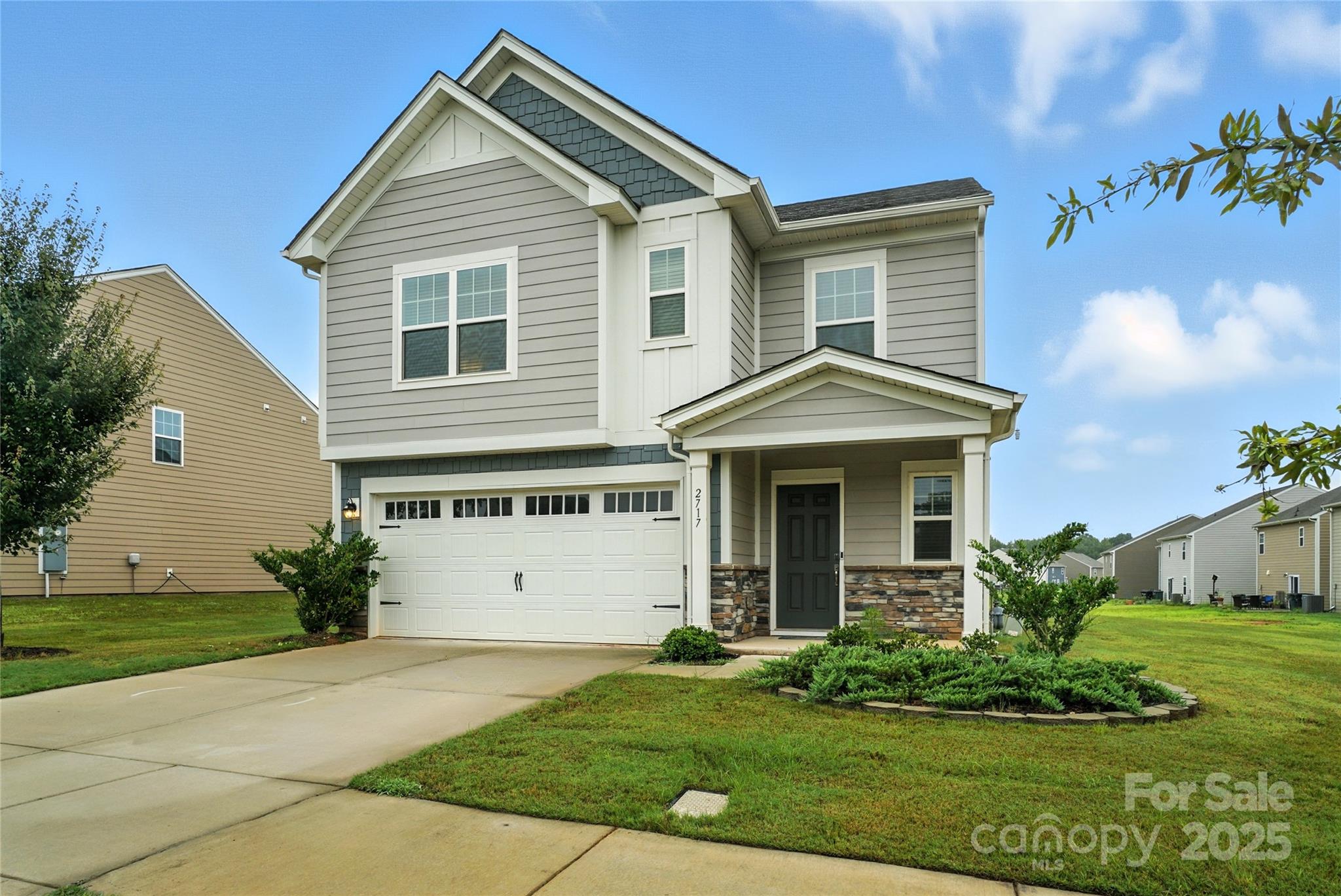 2717 Oldfield Drive Property Photo 1