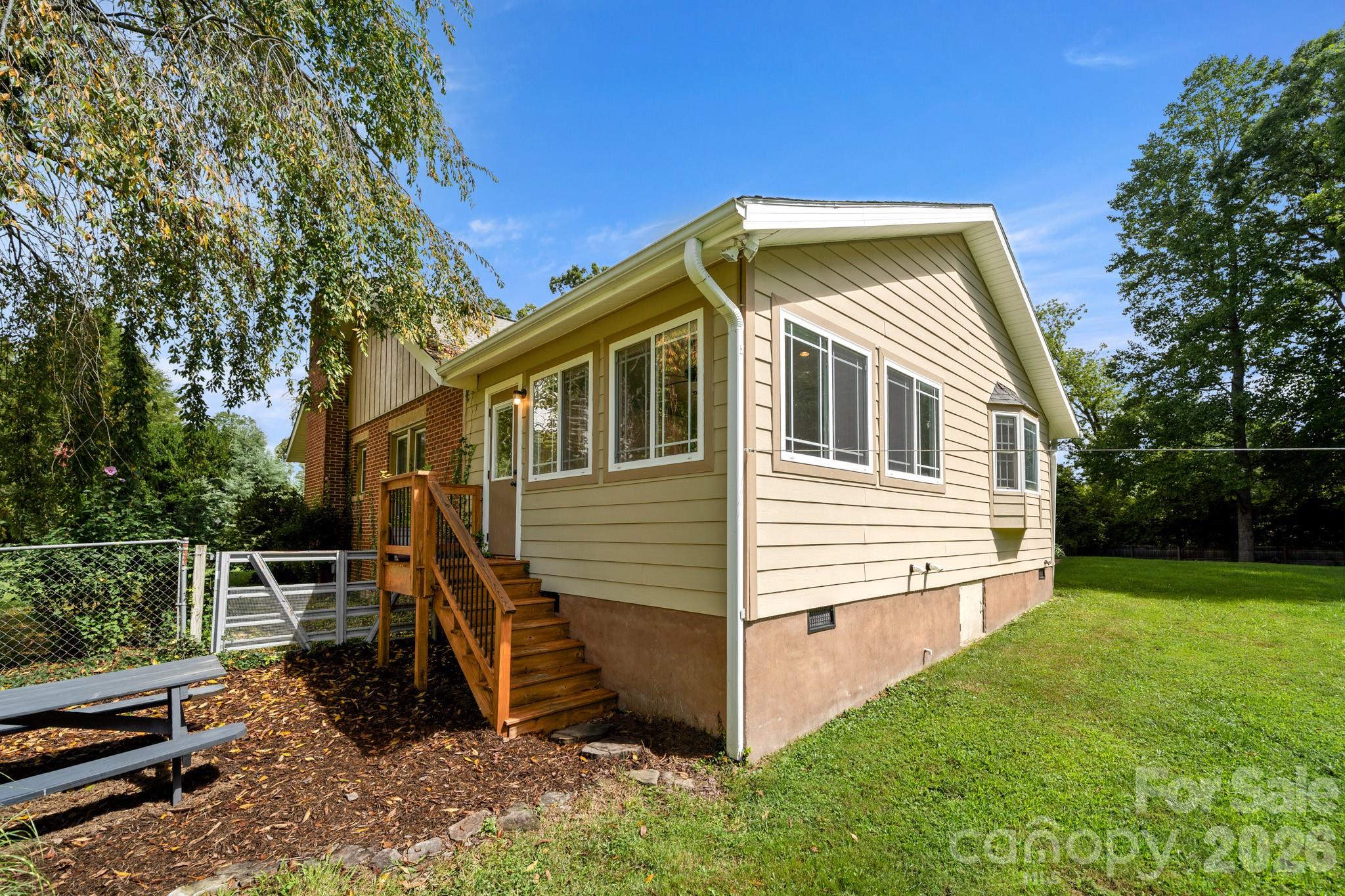429 Brooklyn Avenue Property Photo 23