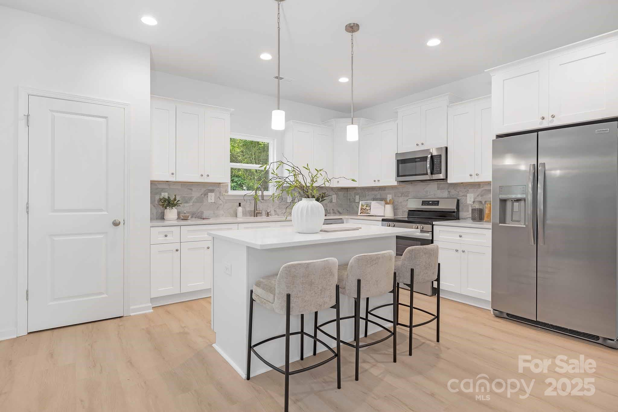 1137 Thayer Glen Court Property Photo 7