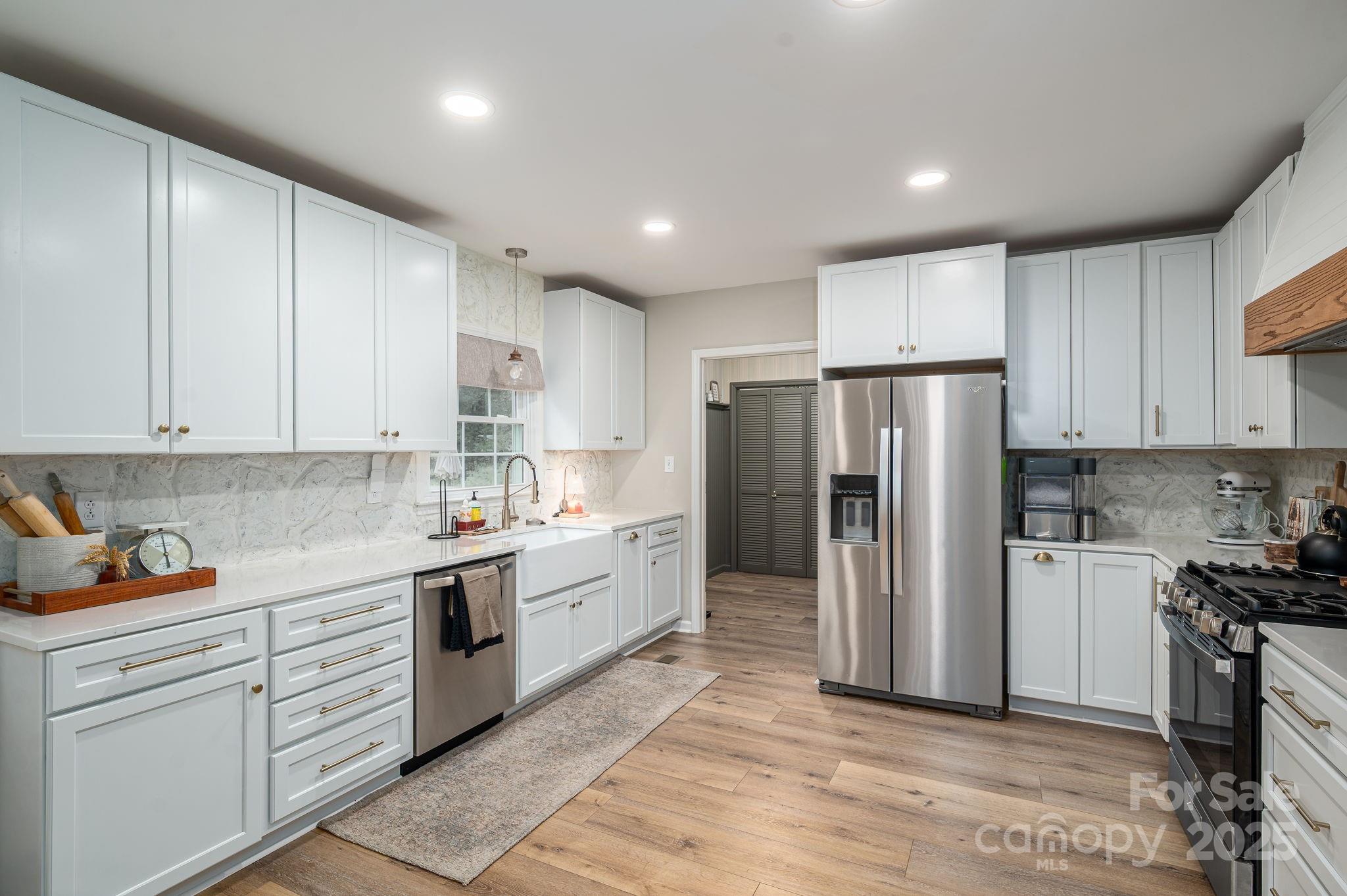 930 Elizabeth Road Property Photo 3