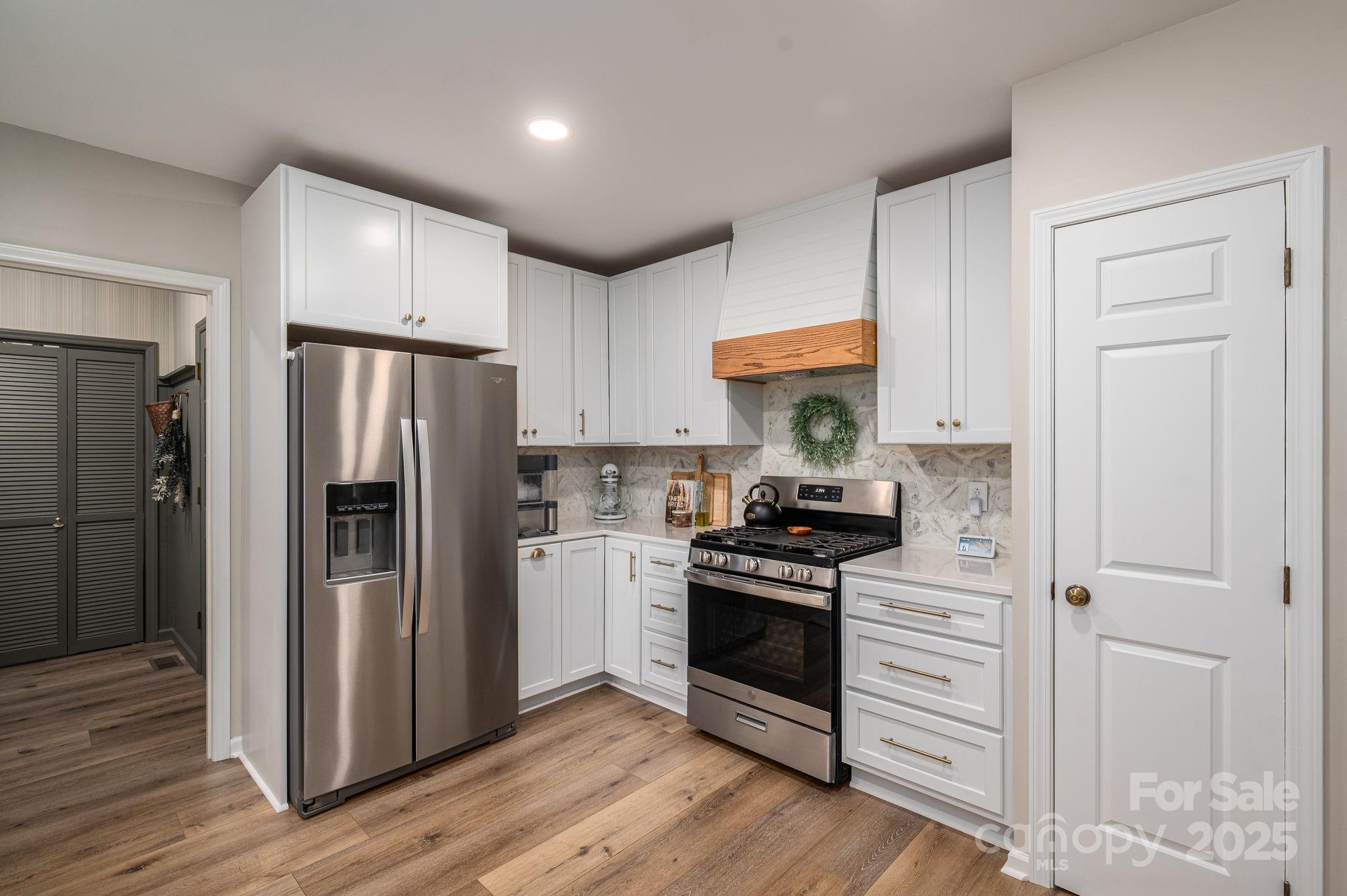 930 Elizabeth Road Property Photo 10