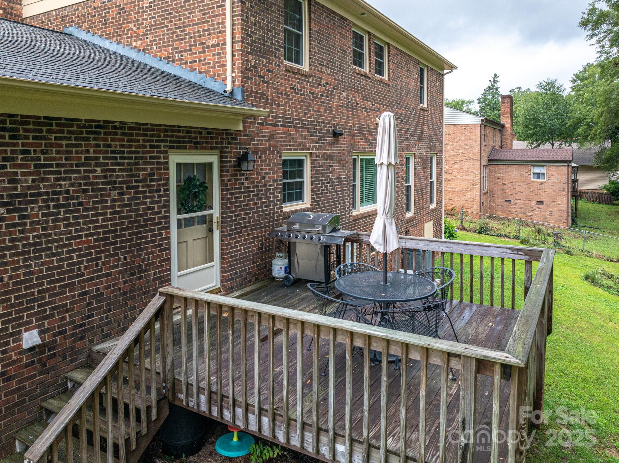 930 Elizabeth Road Property Photo 40