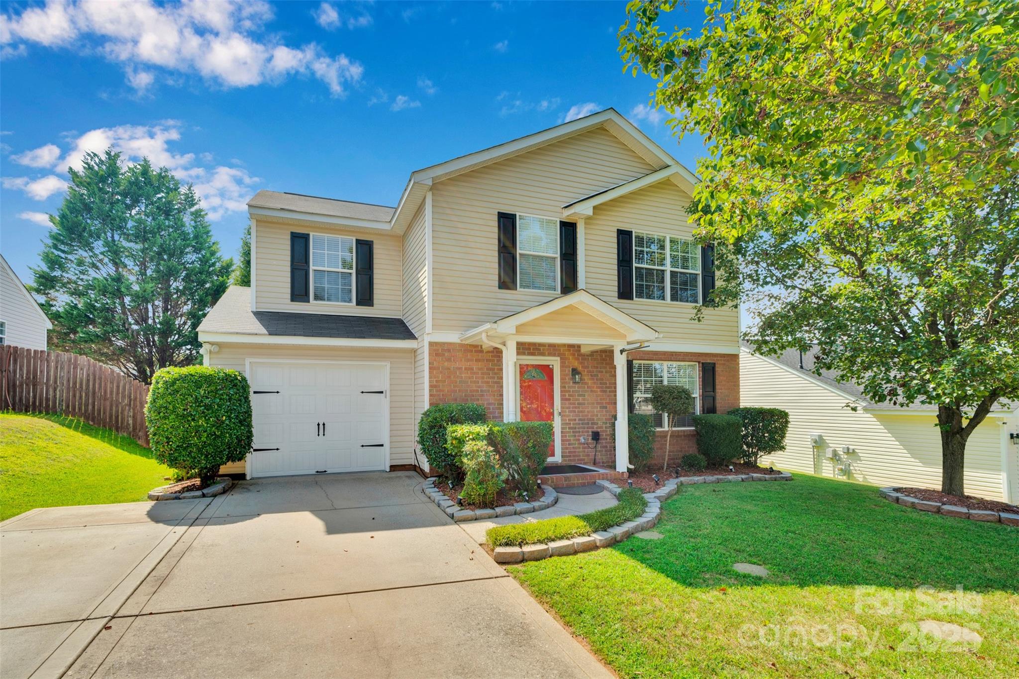 811 River Trail Road Property Photo 1