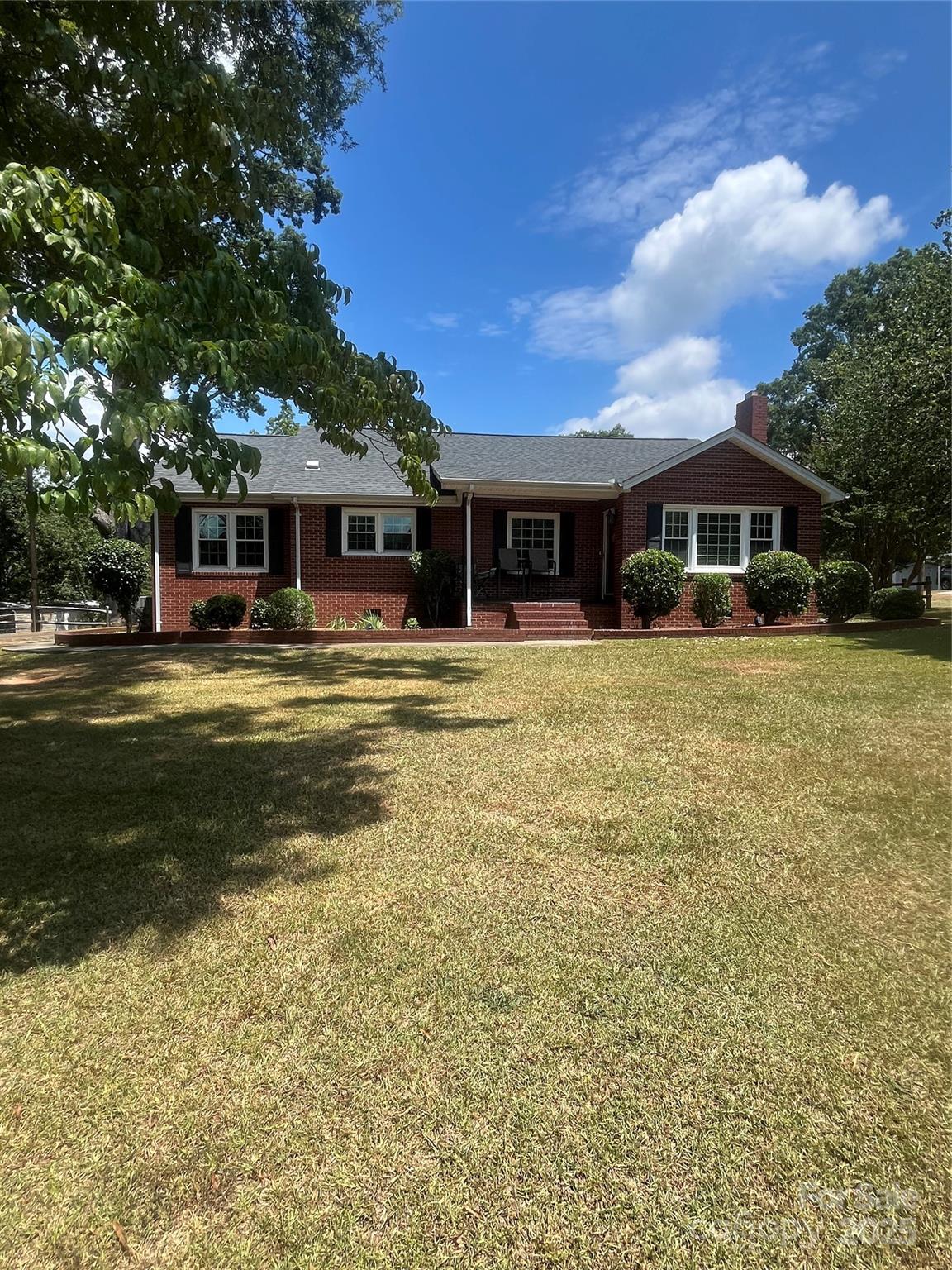 569 Great Falls Highway Property Photo 1
