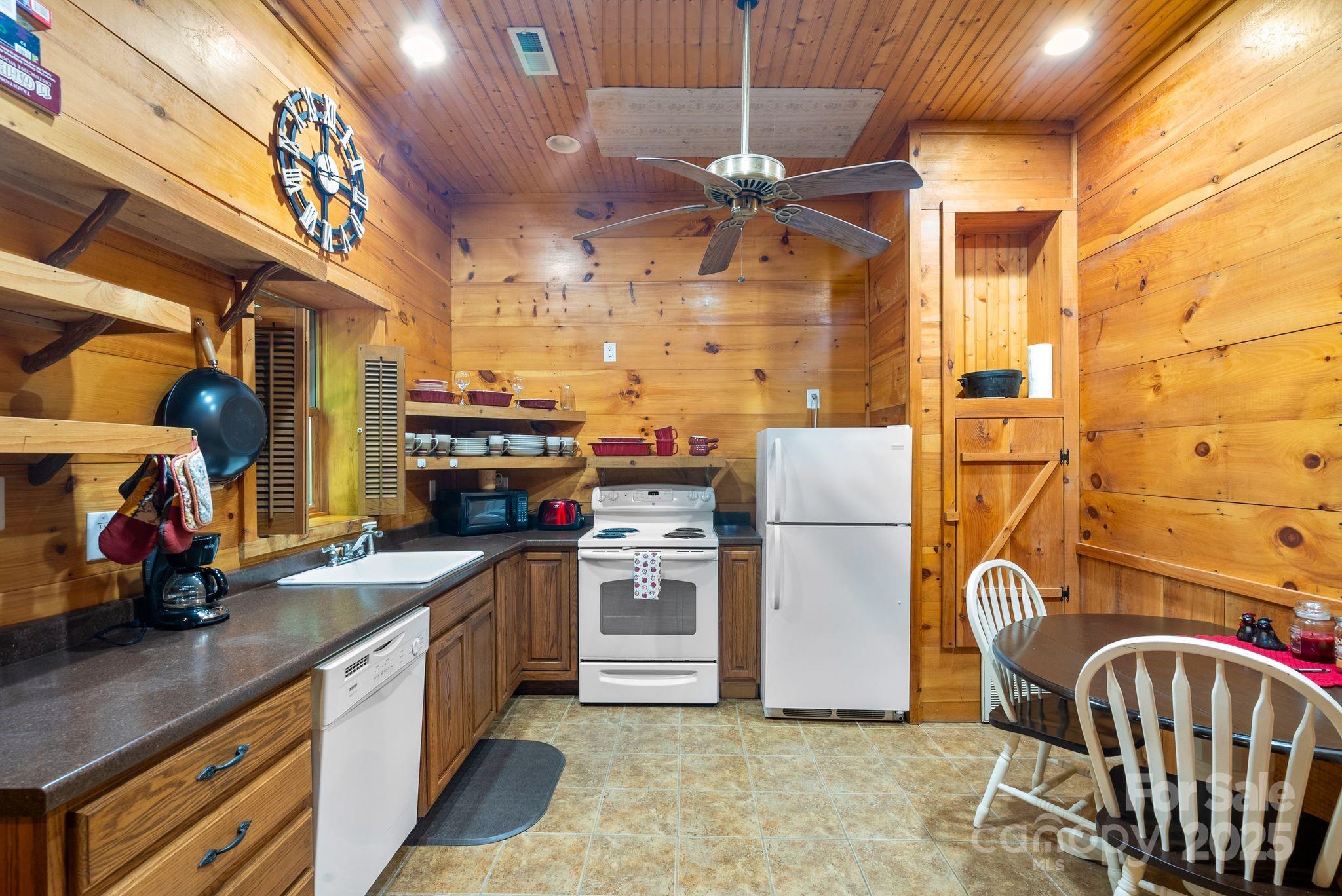 118 Blossom Road Property Photo 7