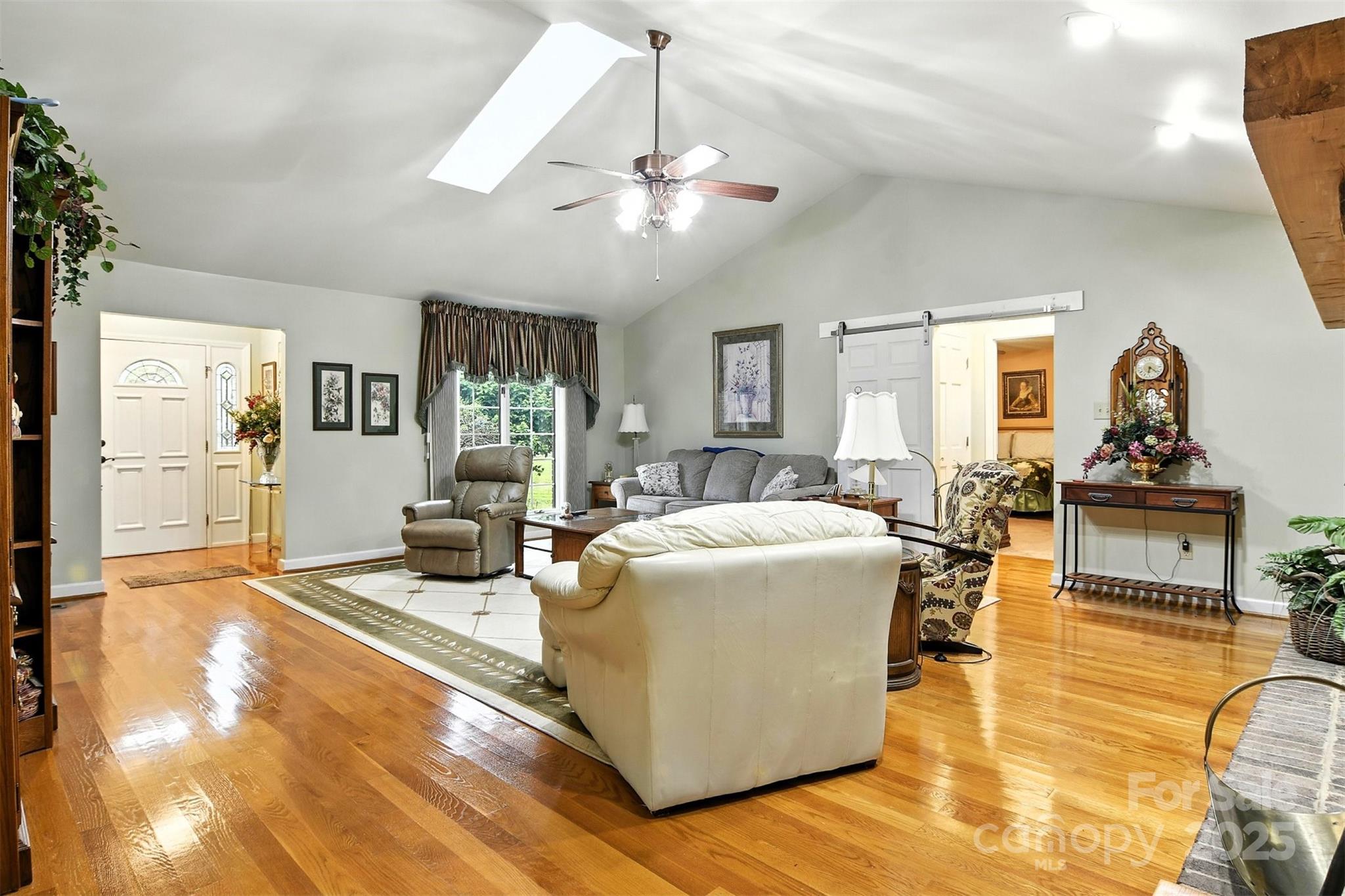530 5th Street Property Photo 3