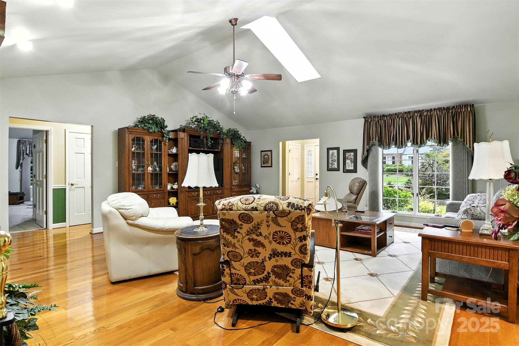 530 5th Street Property Photo 4