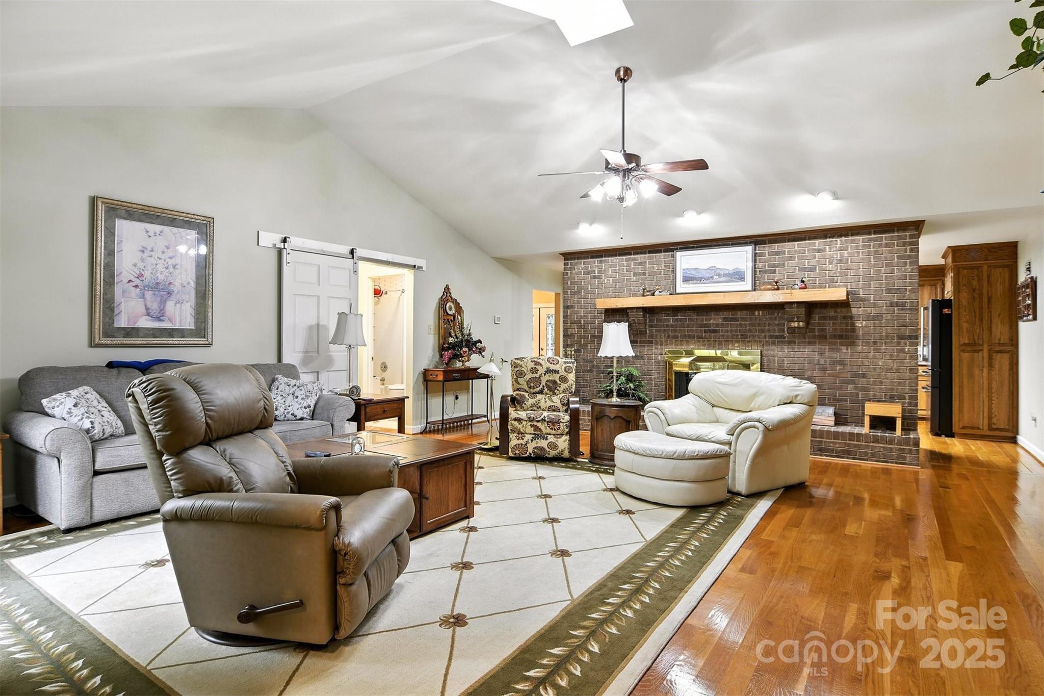 530 5th Street Property Photo 5
