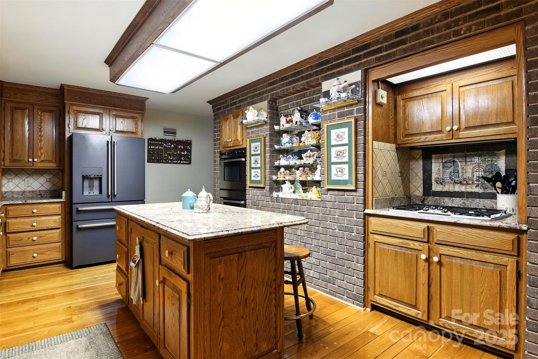 530 5th Street Property Photo 7
