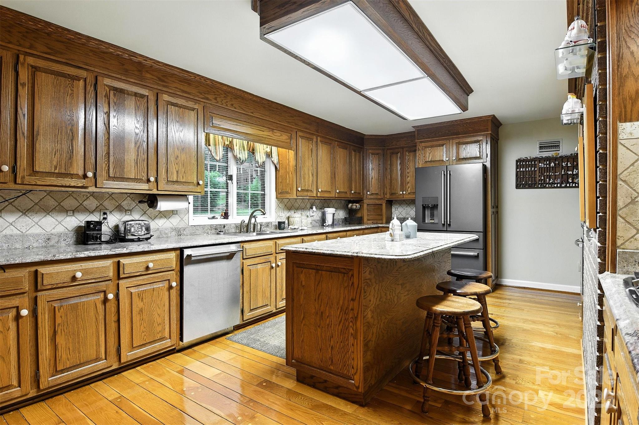 530 5th Street Property Photo 9