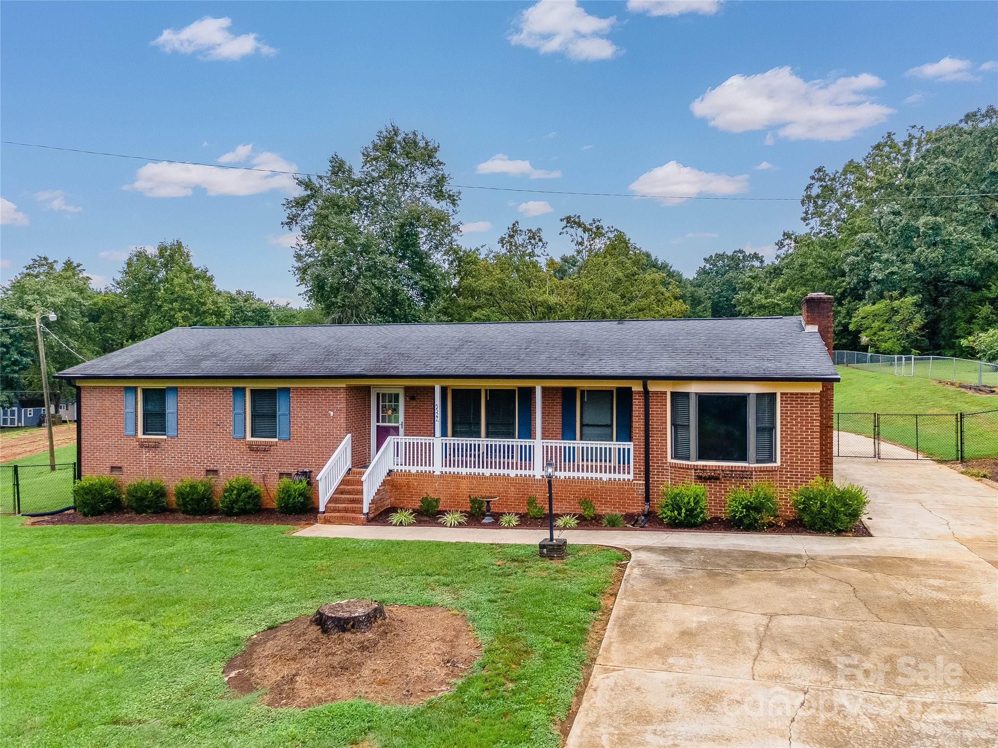 5527 Dallas High Shoals Highway Property Photo 1