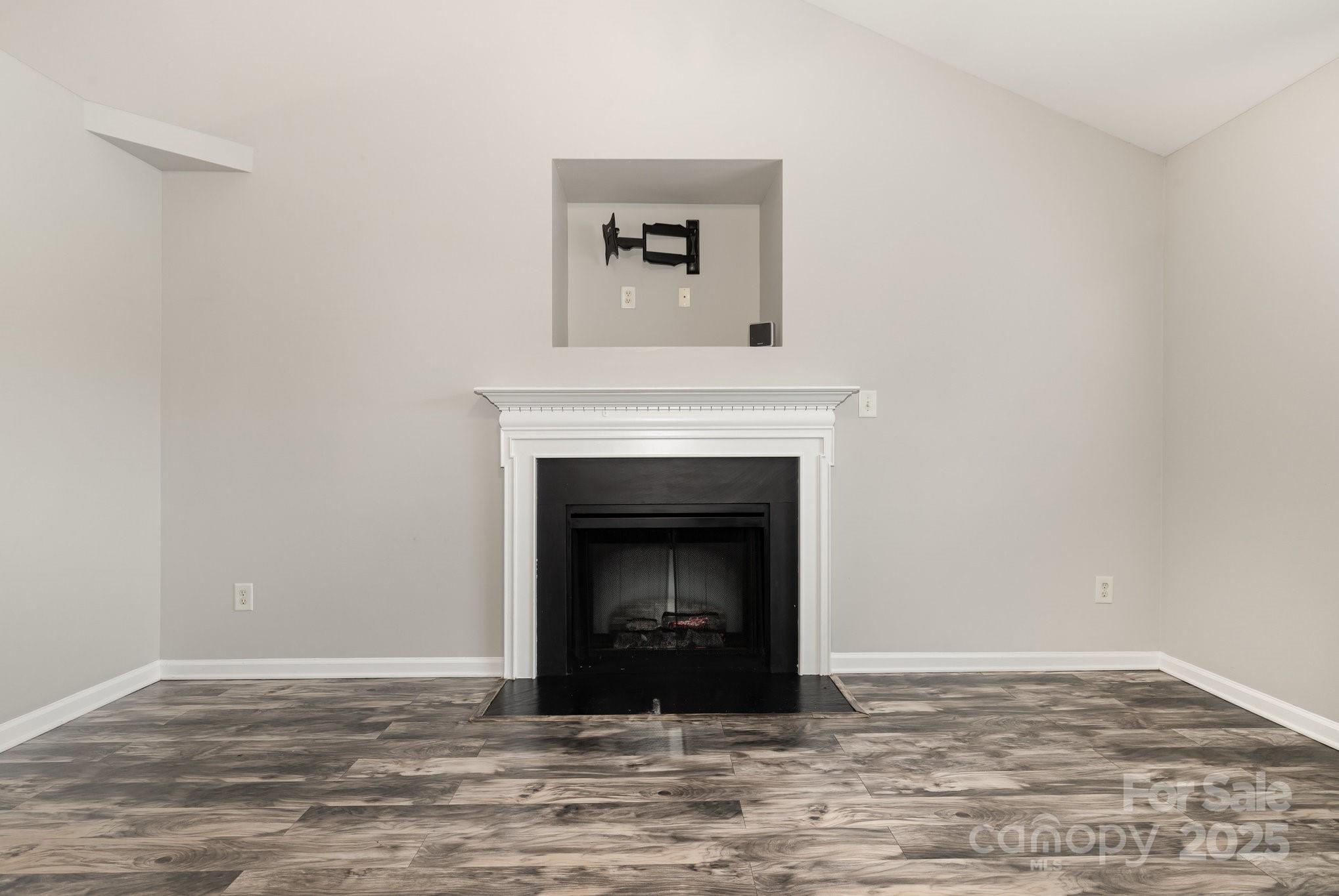 5200 Limewood Street Property Photo 6