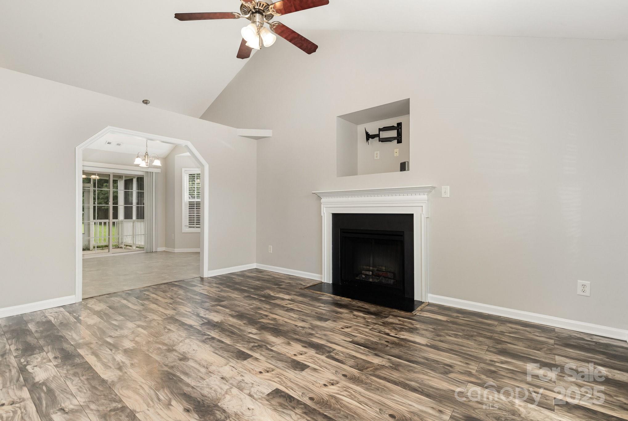 5200 Limewood Street Property Photo 7