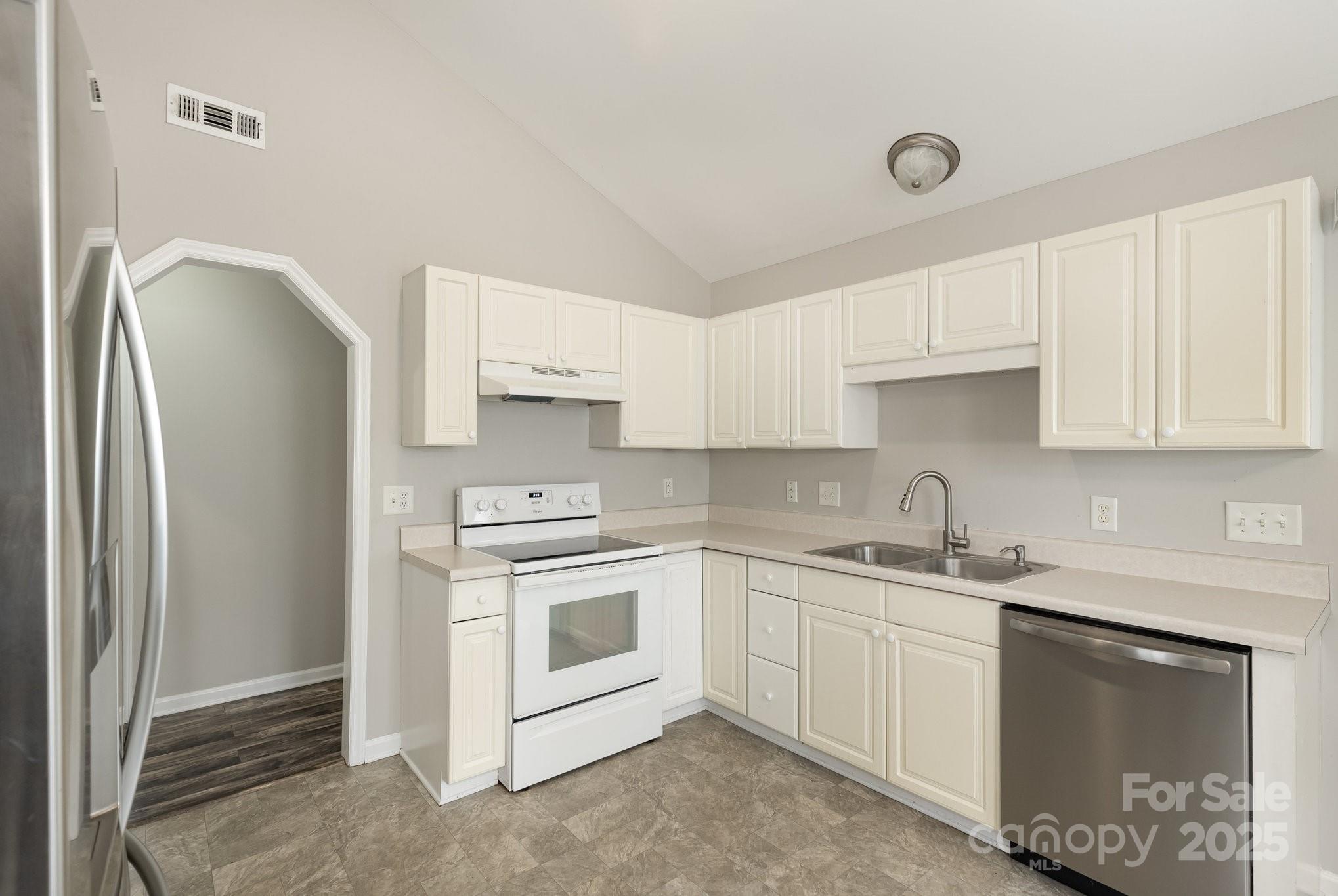 5200 Limewood Street Property Photo 10