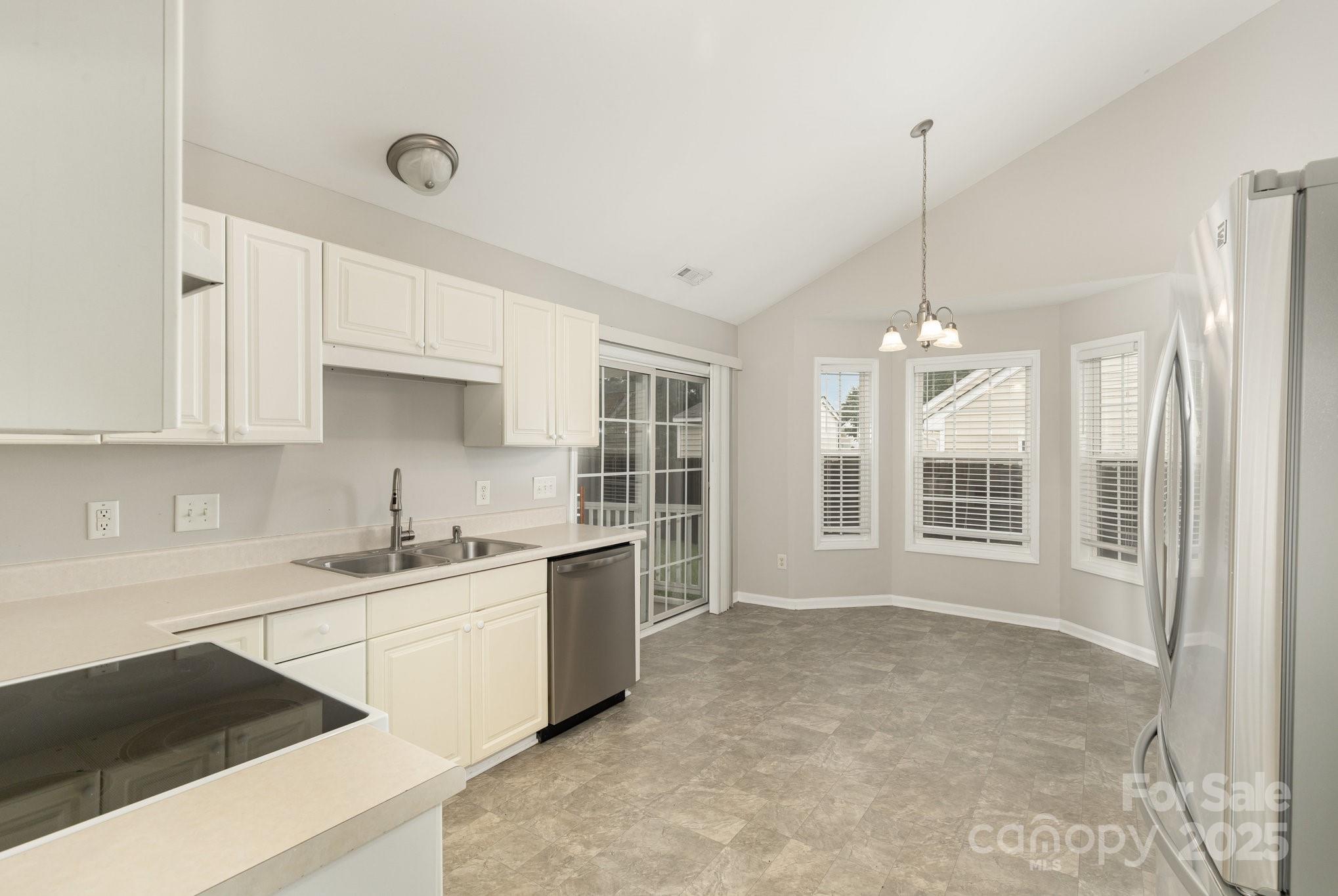 5200 Limewood Street Property Photo 11