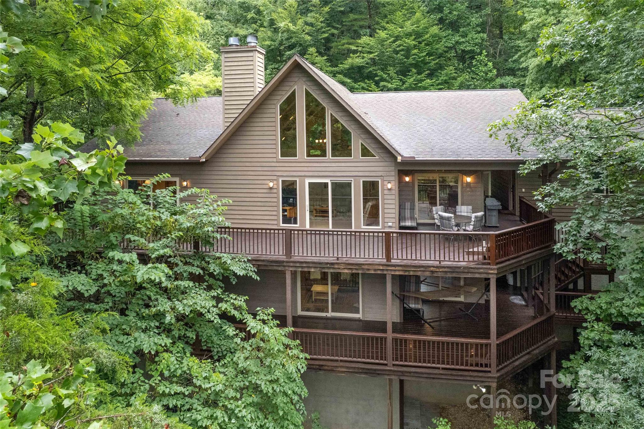 300 Sweet Birch Lane Property Photo 1