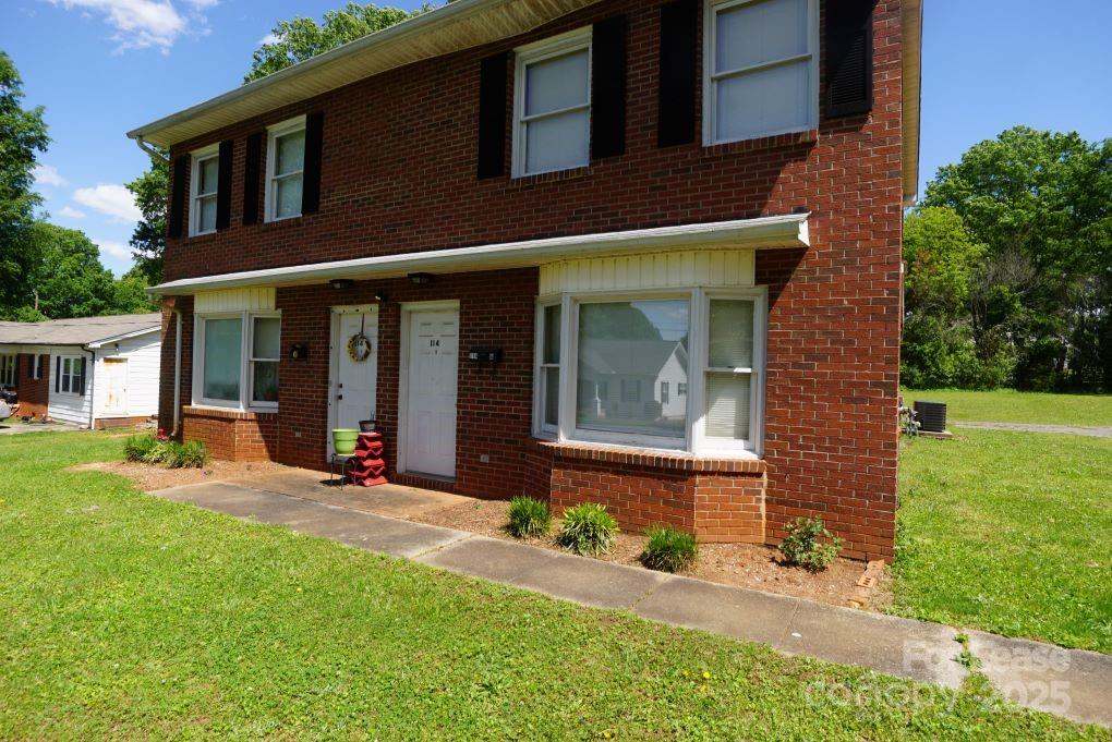 114 5th Avenue B Property Photo 1