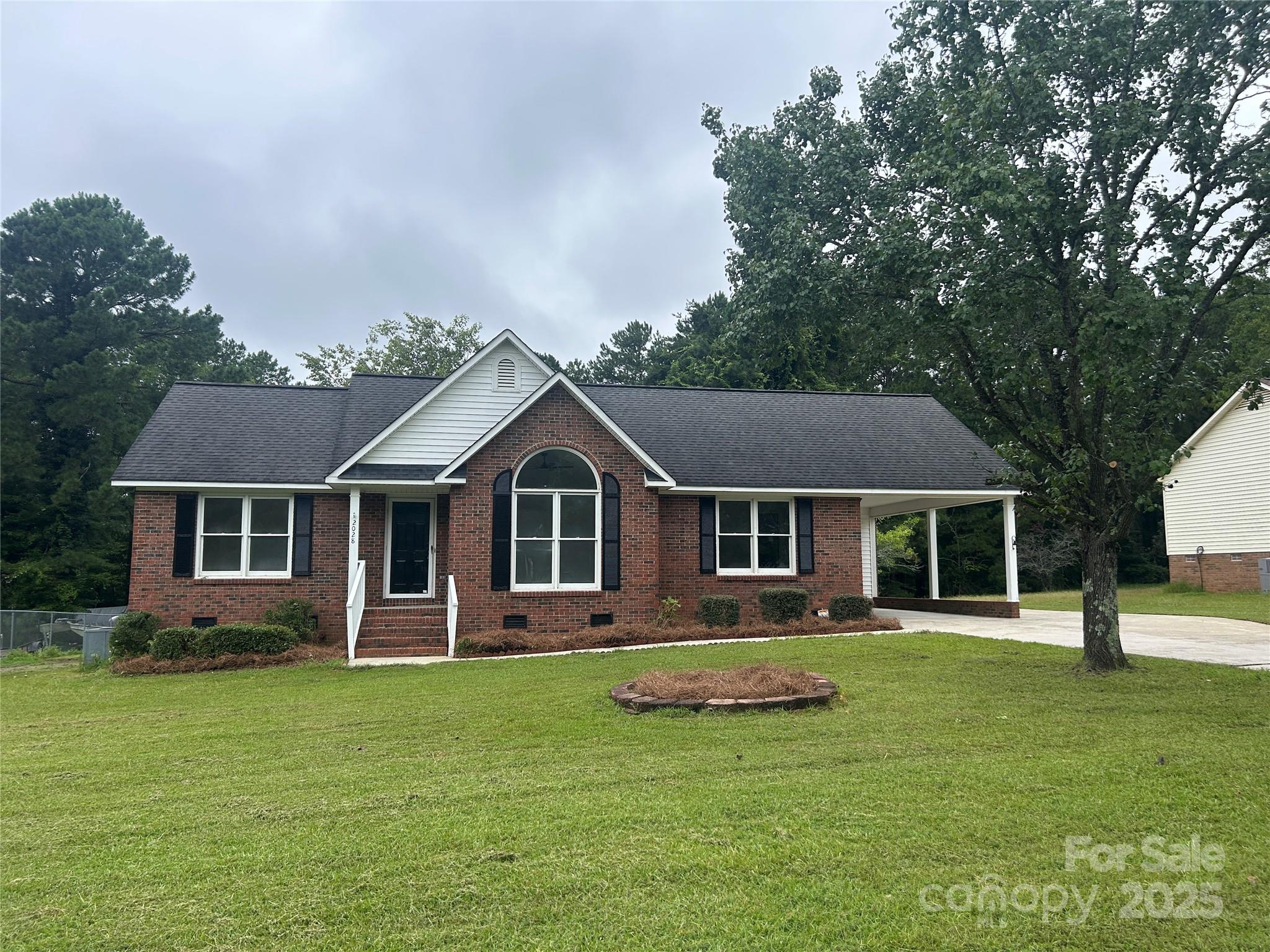 2028 Country Club Drive Property Photo 1