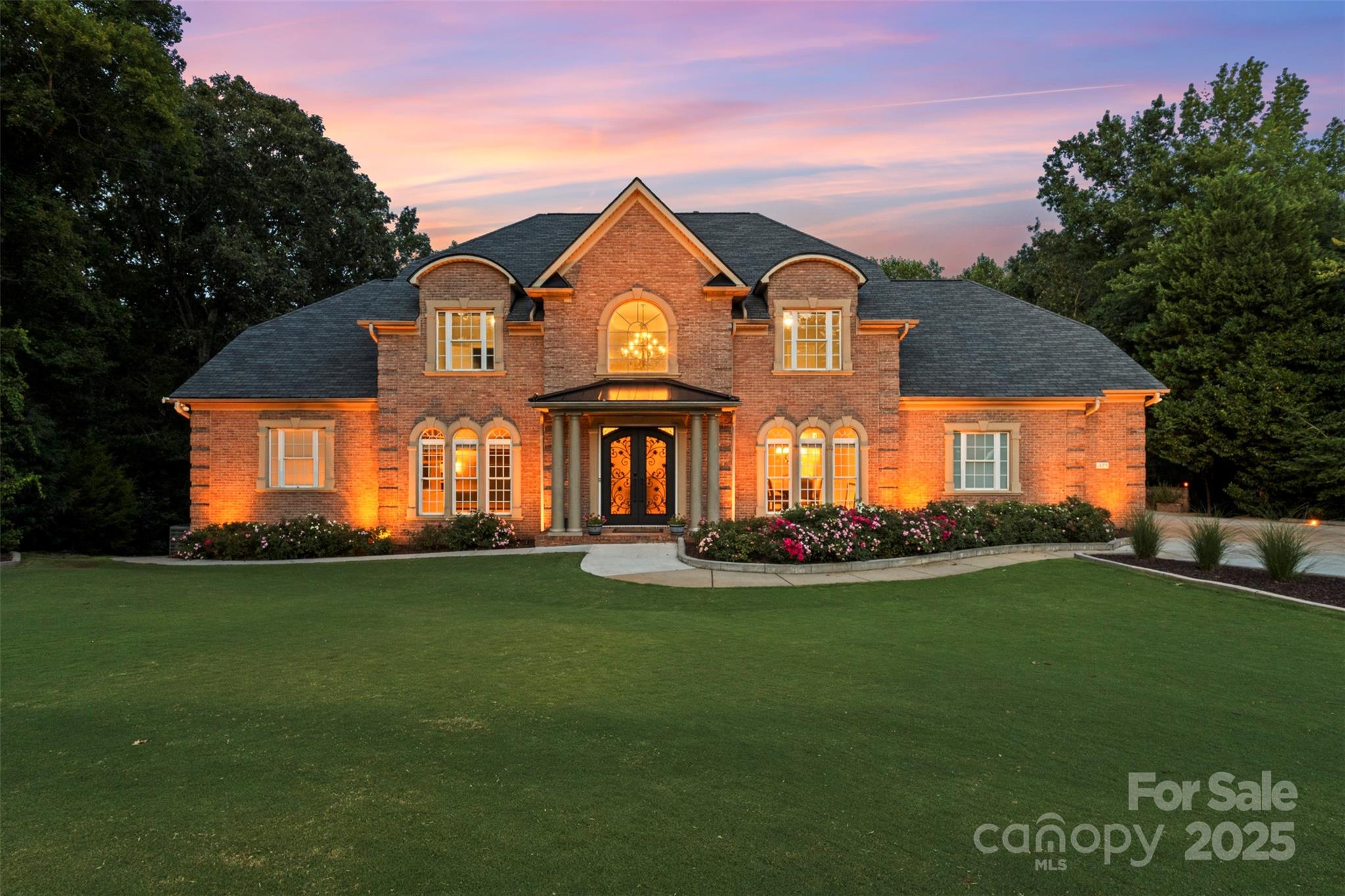 429 Hendon Row Way Property Photo 1