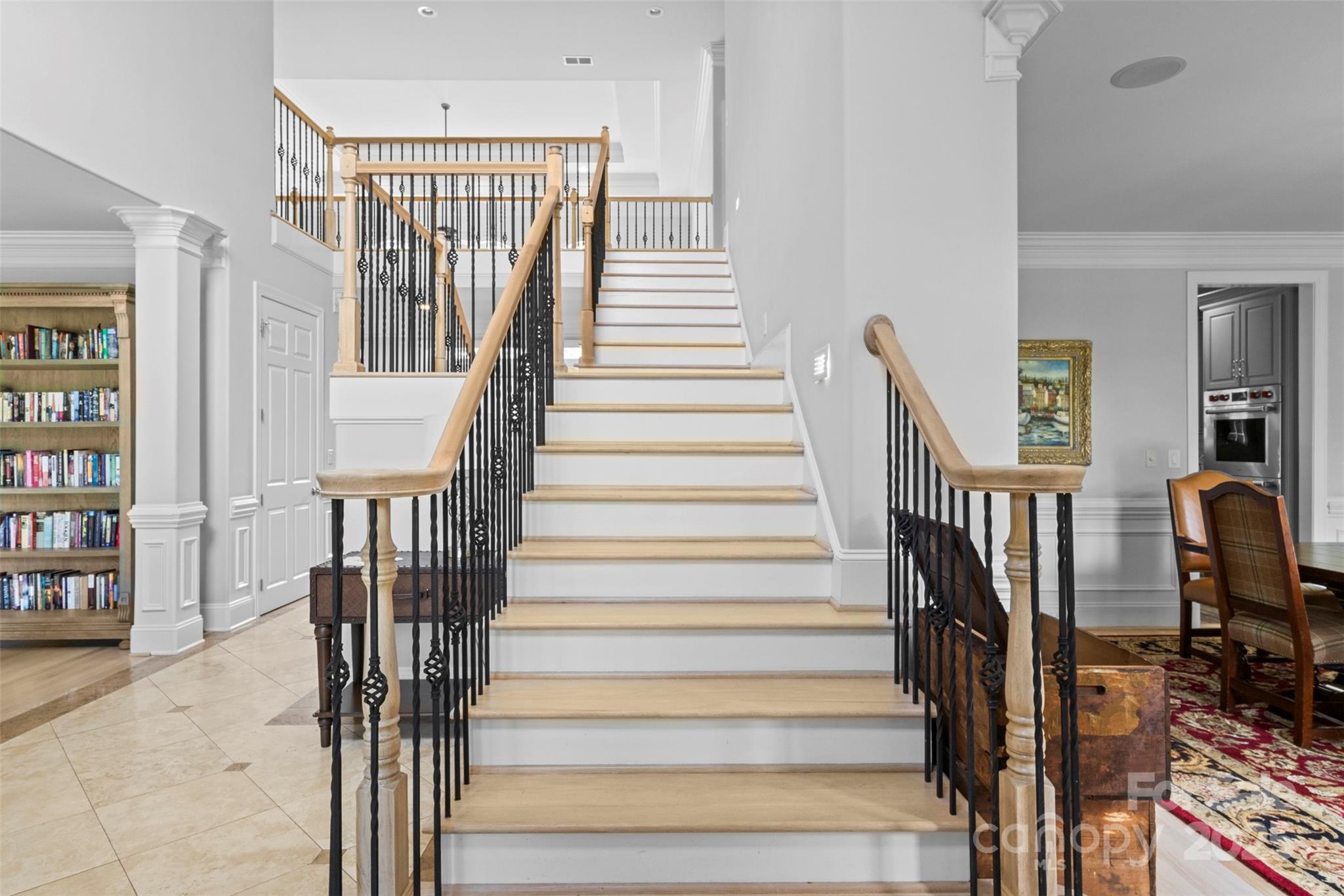 429 Hendon Row Way Property Photo 4