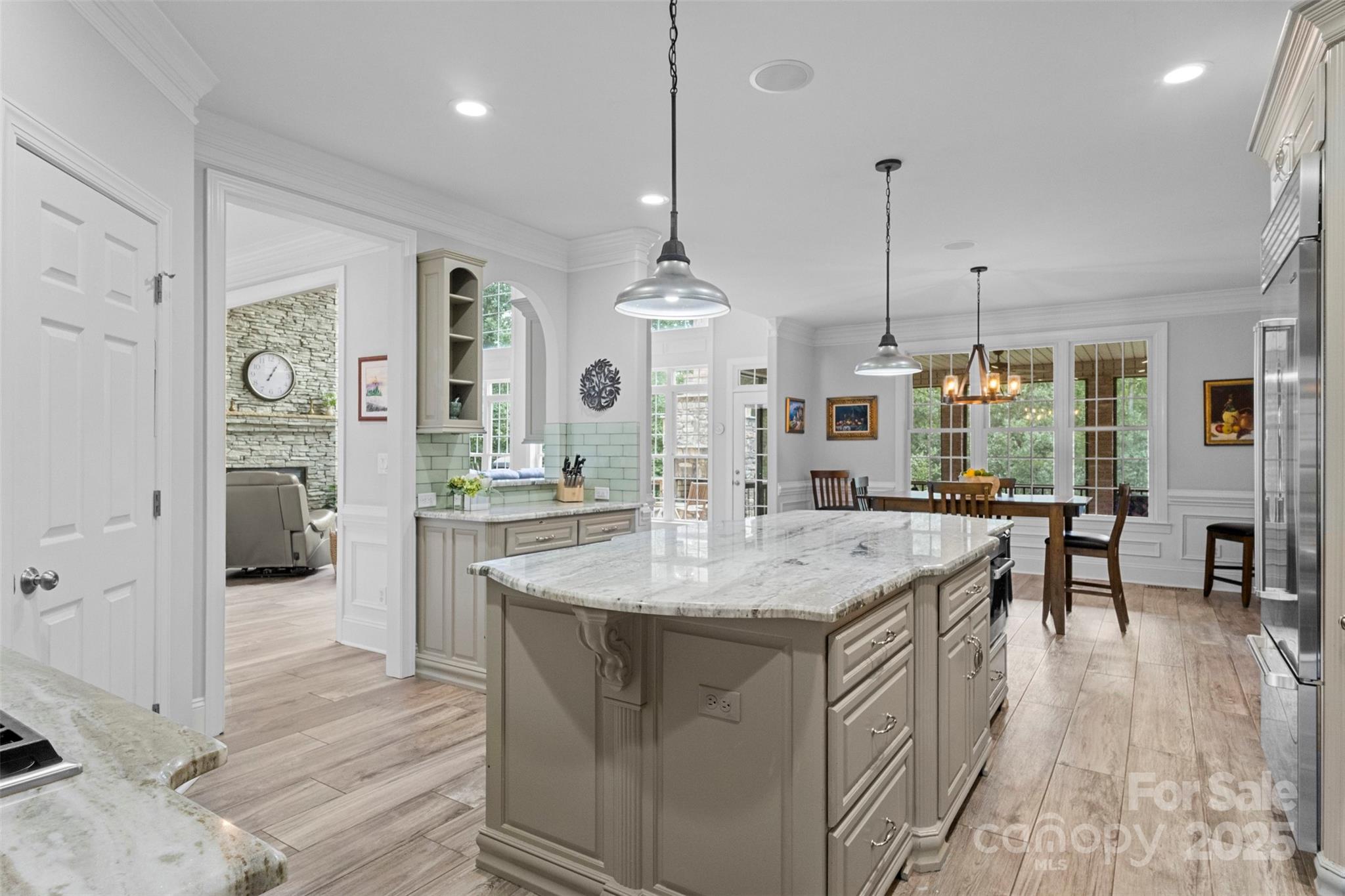 429 Hendon Row Way Property Photo 9