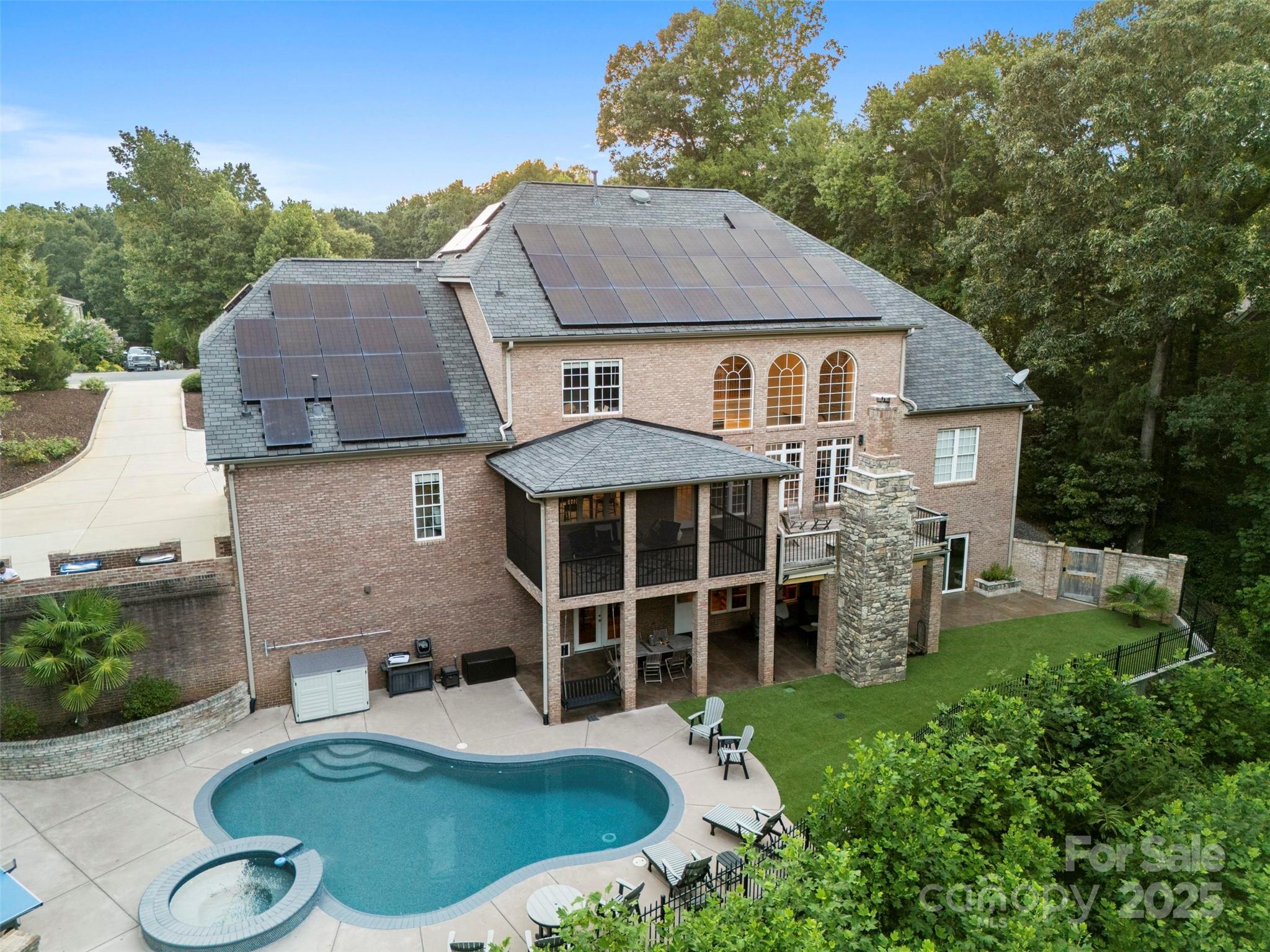 429 Hendon Row Way Property Photo 31