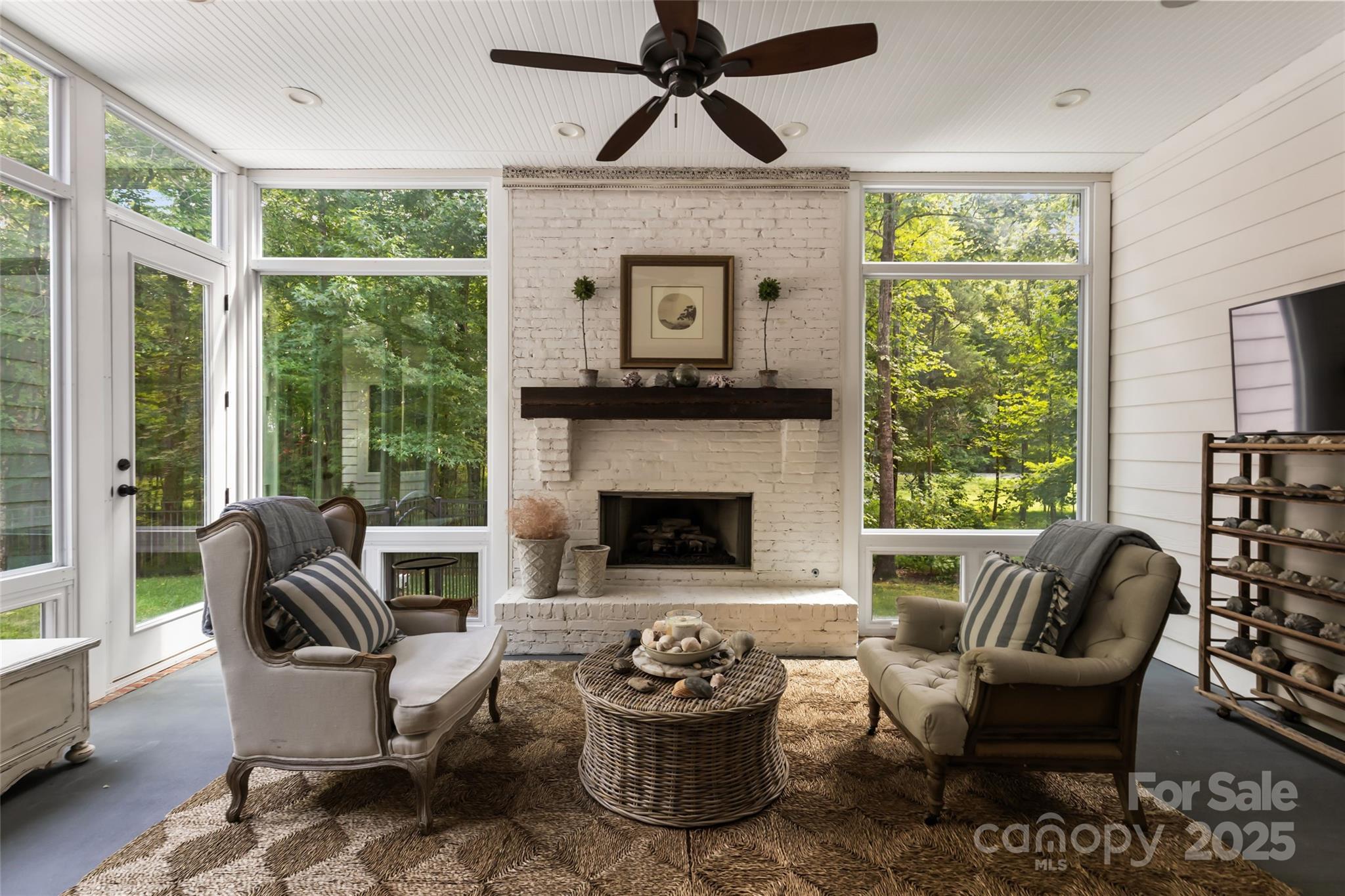 1415 Rosehill Drive Property Photo 11