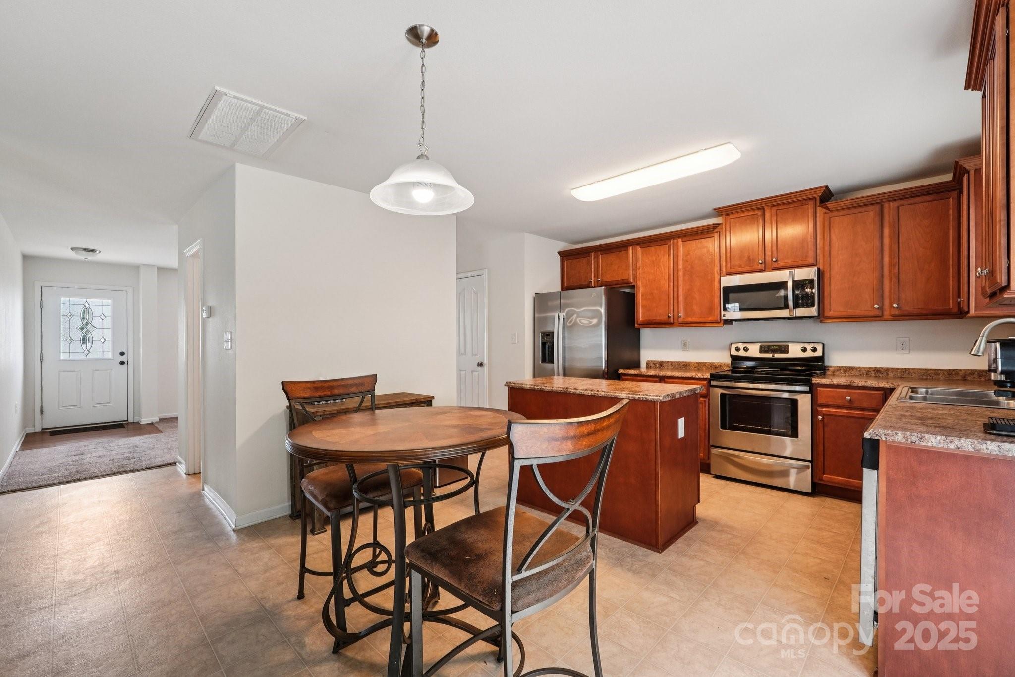 2289 Reid Pointe Avenue Property Photo 7