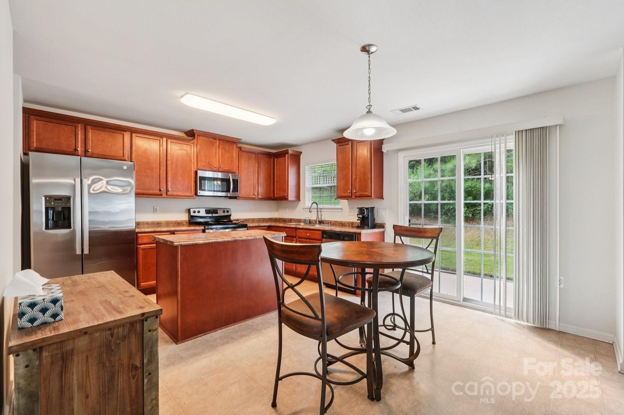 2289 Reid Pointe Avenue Property Photo 9