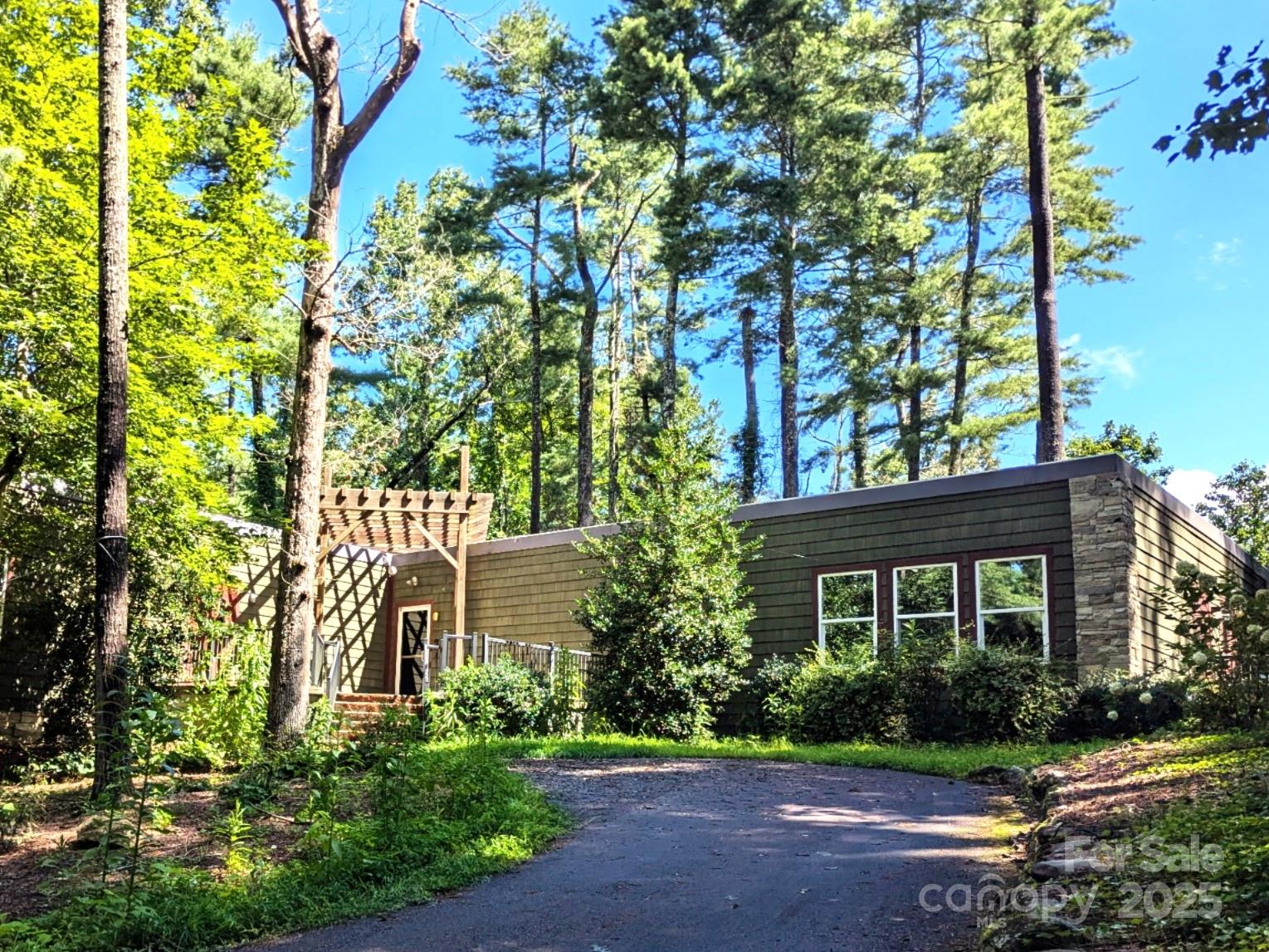447 Lily Pad Lane Property Photo 2