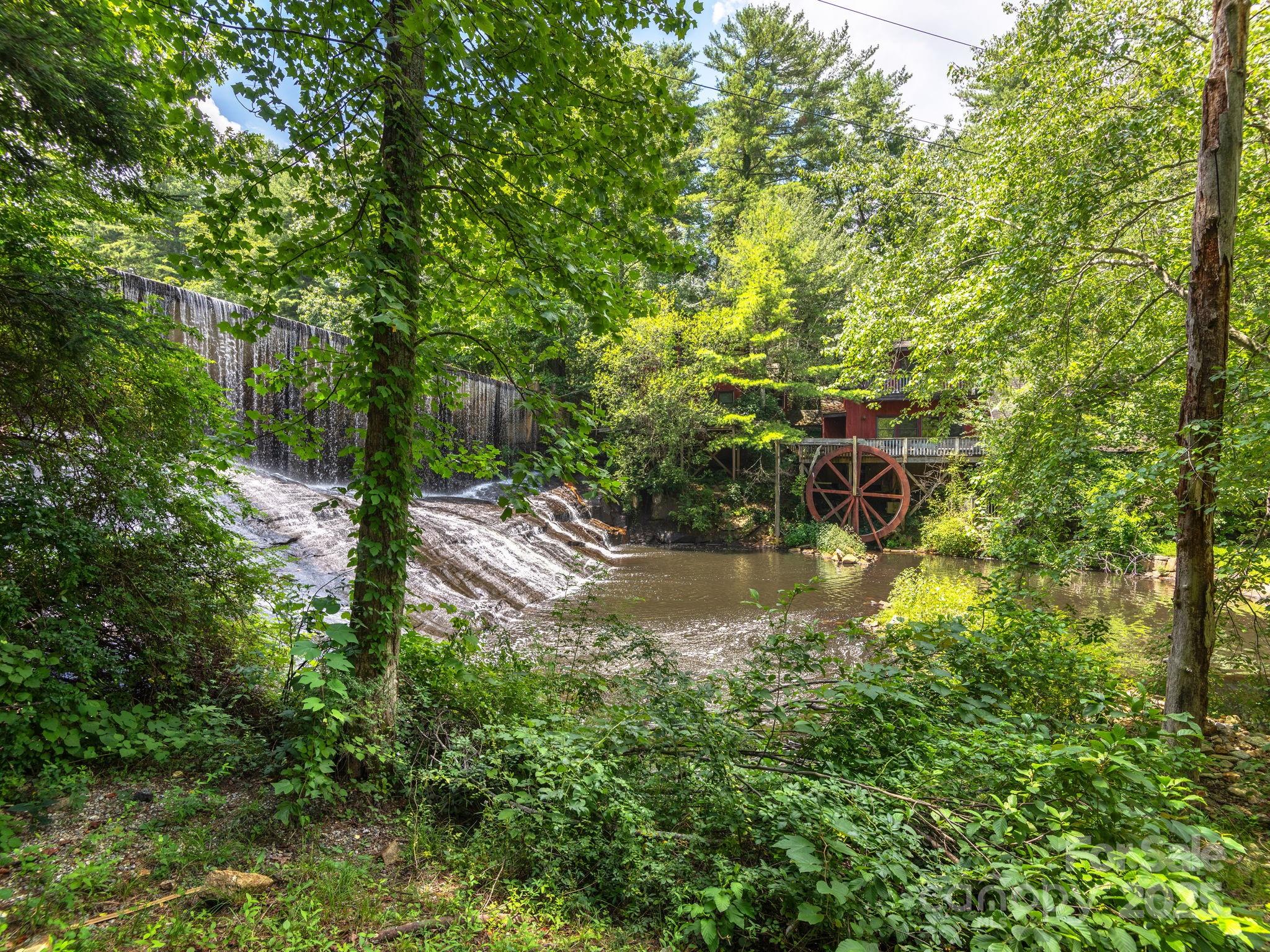 447 Lily Pad Lane Property Photo 4