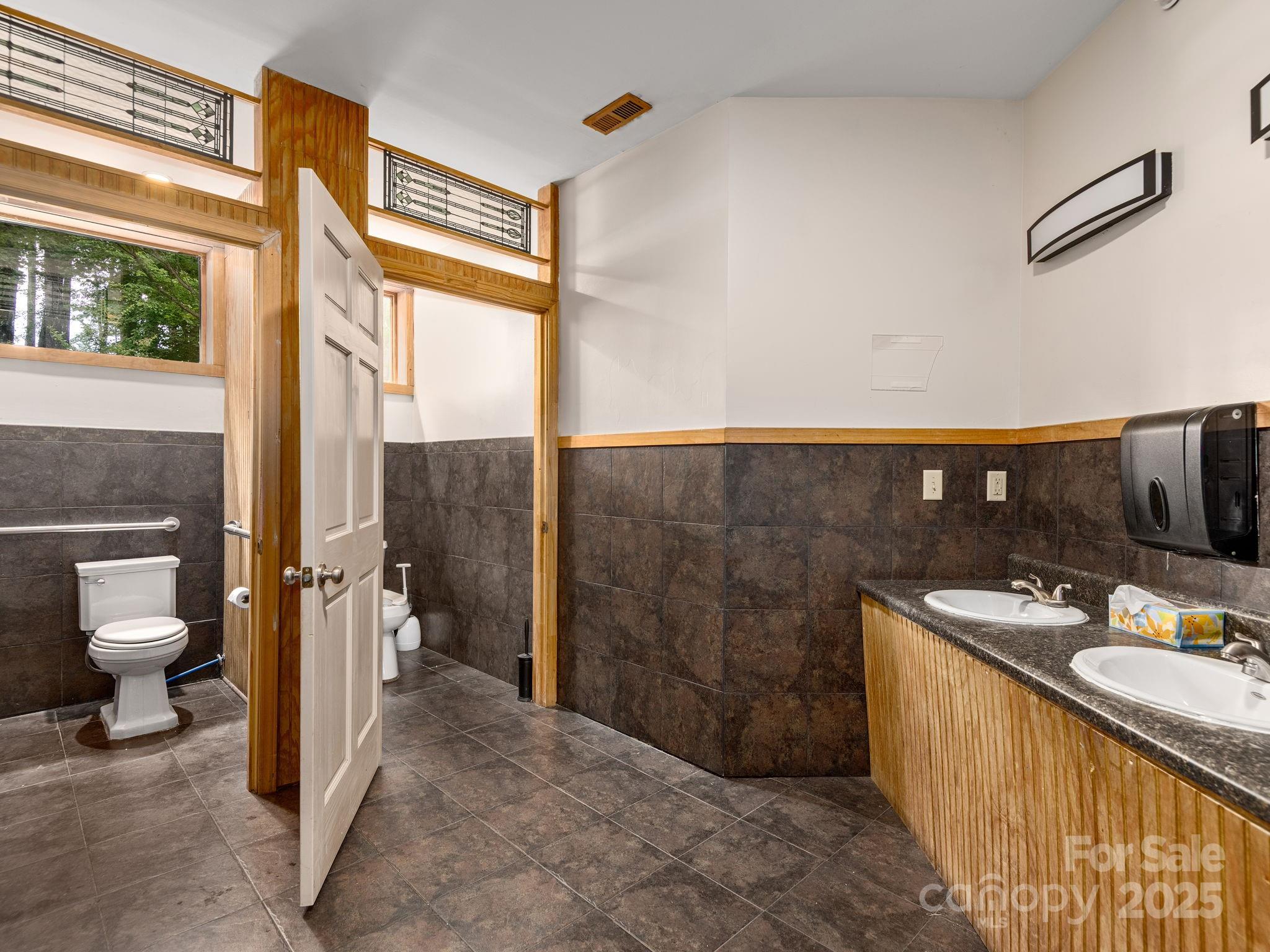 447 Lily Pad Lane Property Photo 17