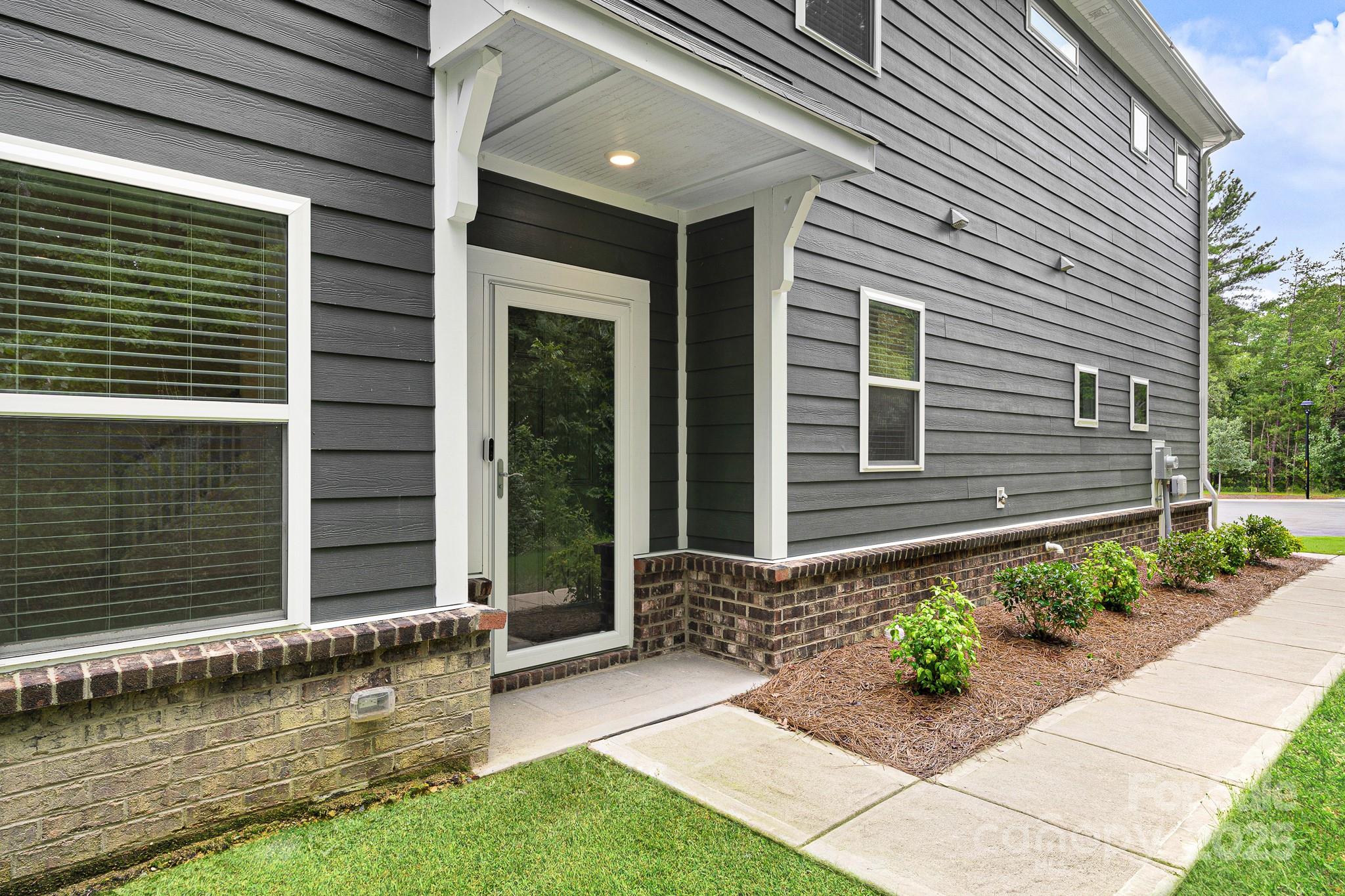 254 Quinn Road 15 Property Photo 3