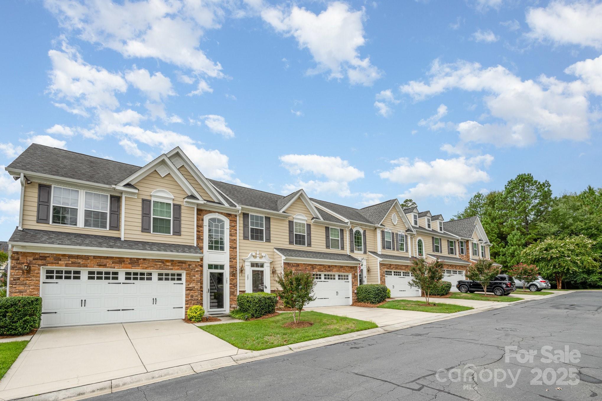 209 Chartwell Lane Property Photo 6