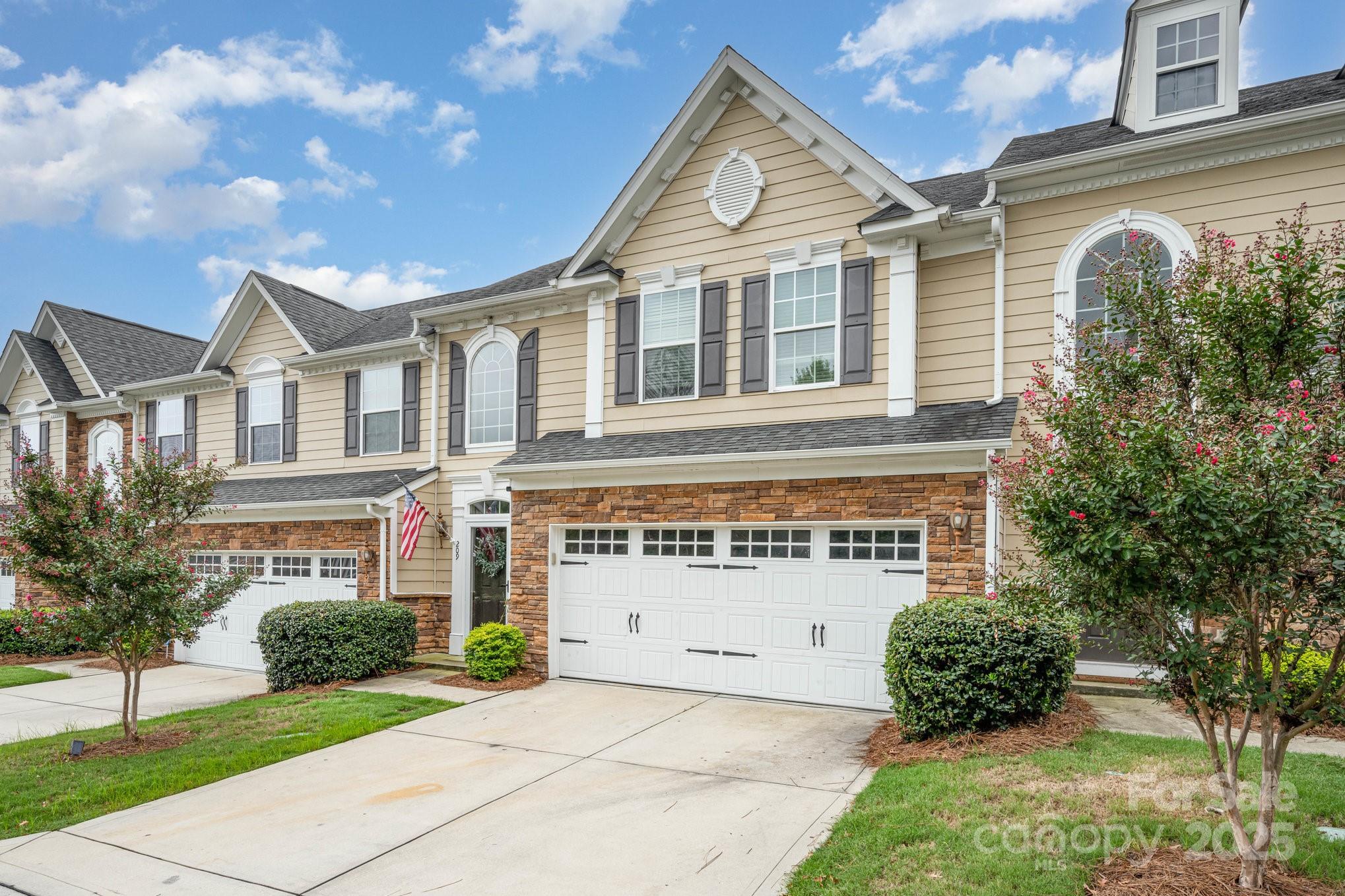 209 Chartwell Lane Property Photo 7