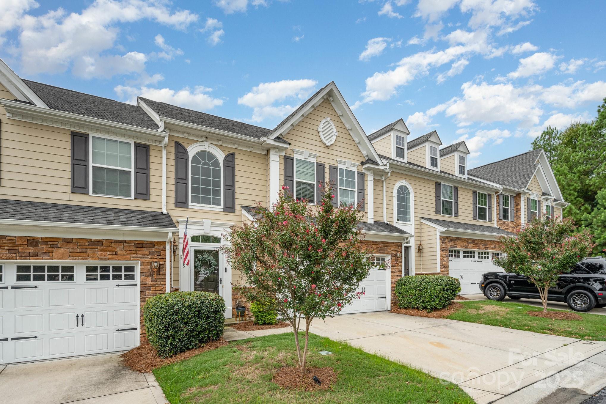 209 Chartwell Lane Property Photo 8