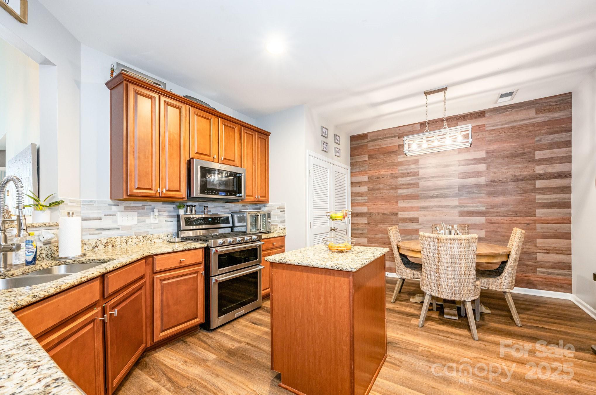 209 Chartwell Lane Property Photo 13