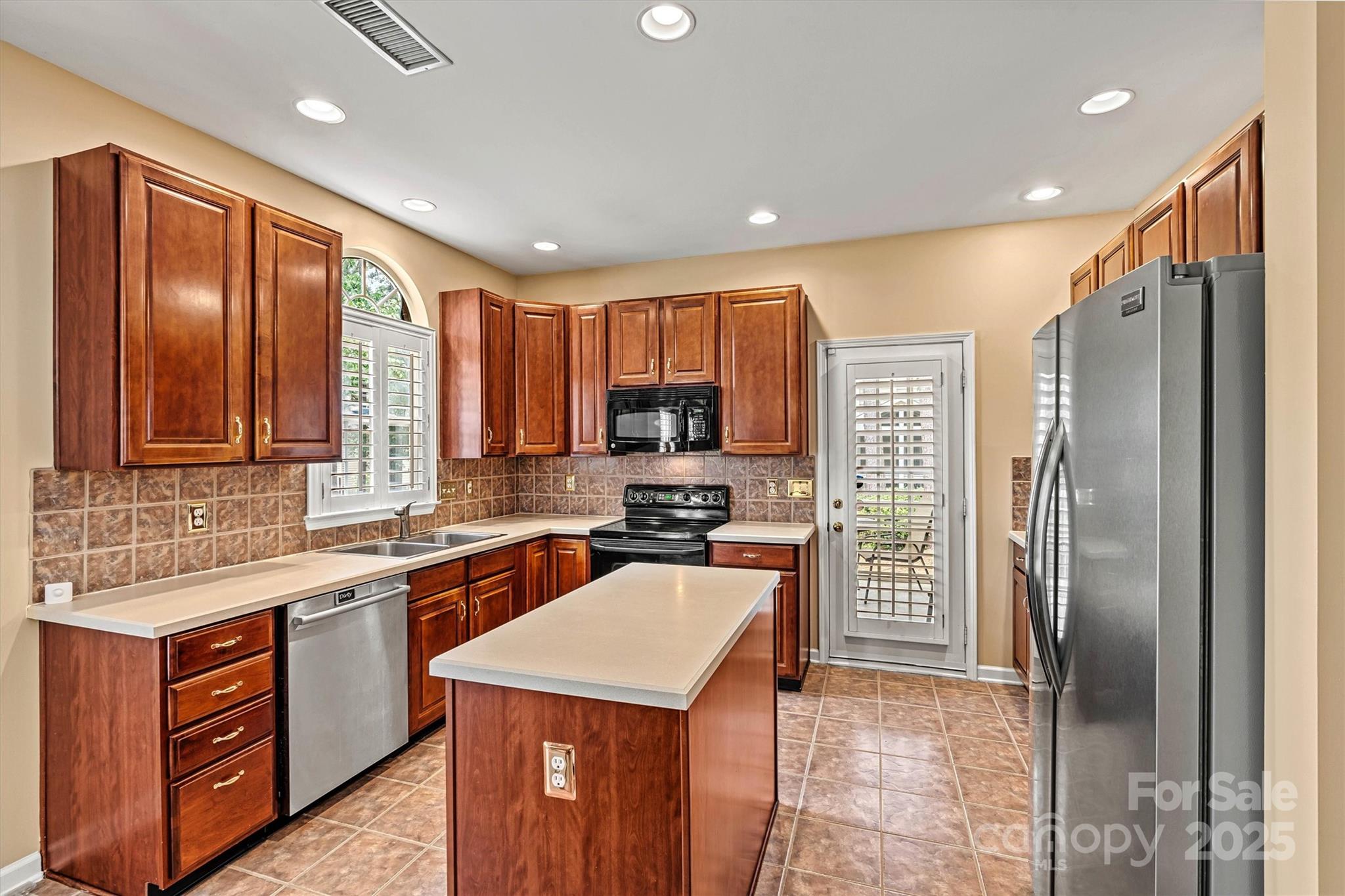 13512 Northbourne Road Property Photo 16