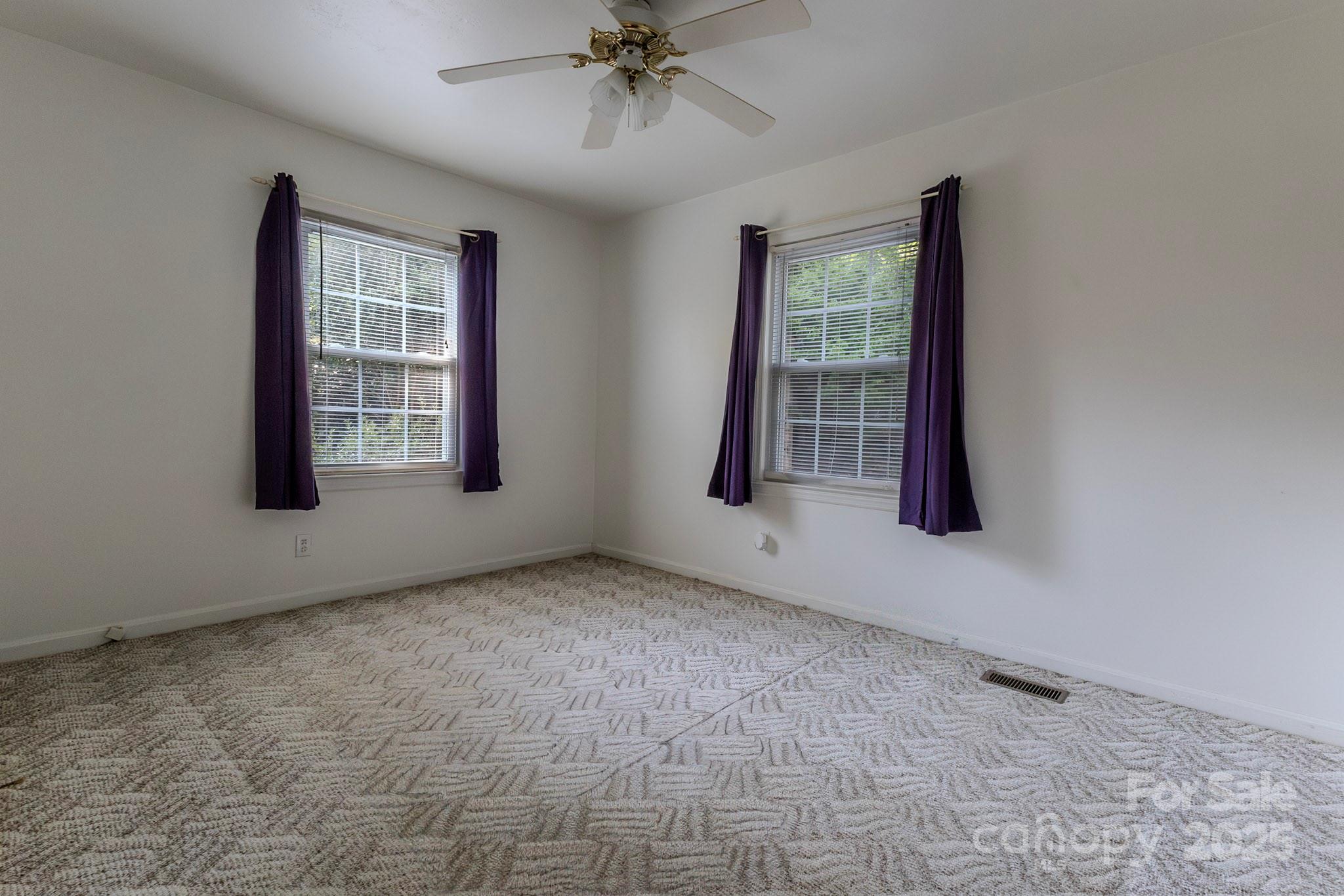 921 E 8th Avenue Property Photo 12