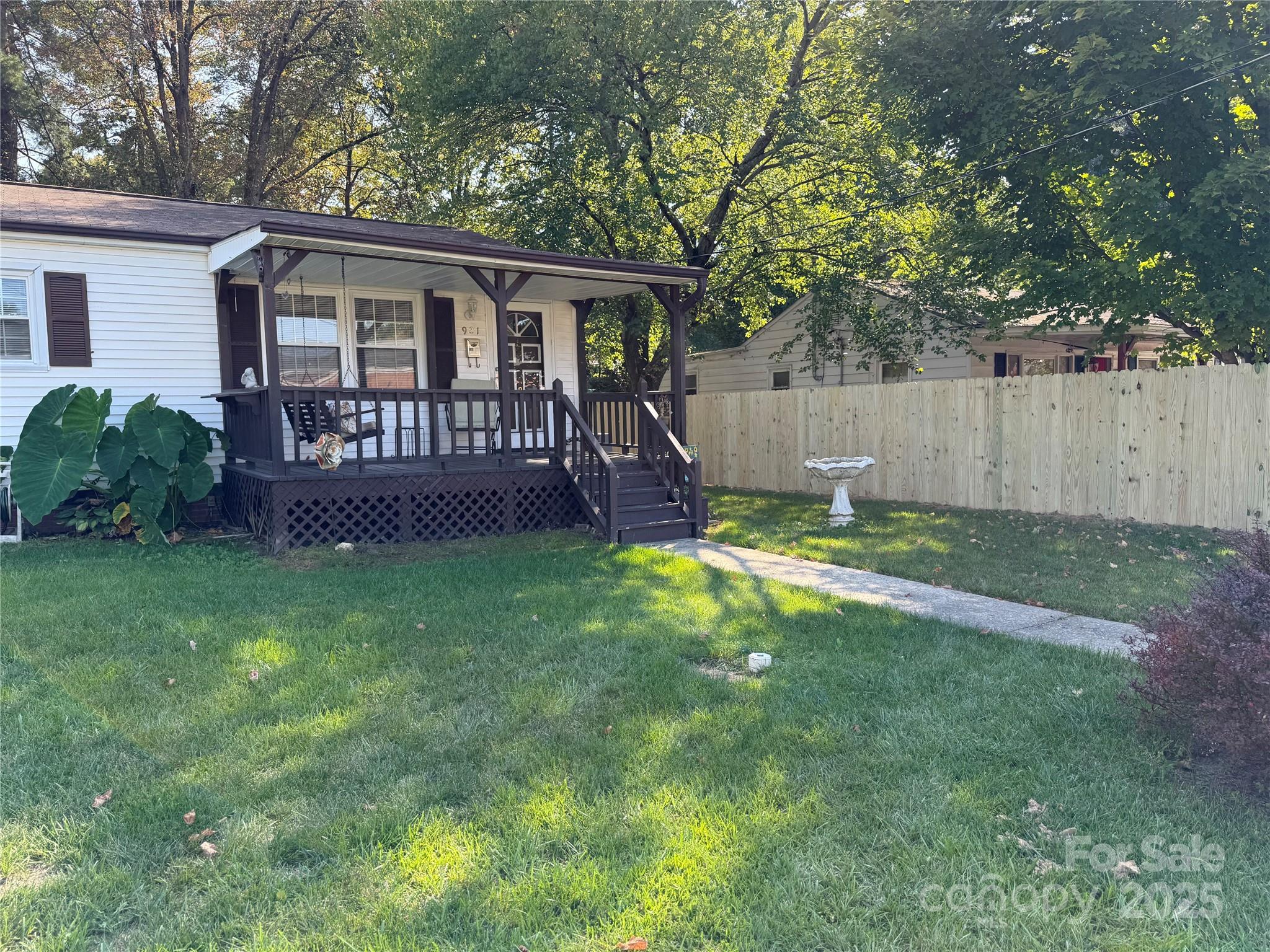 921 E 8th Avenue Property Photo 21