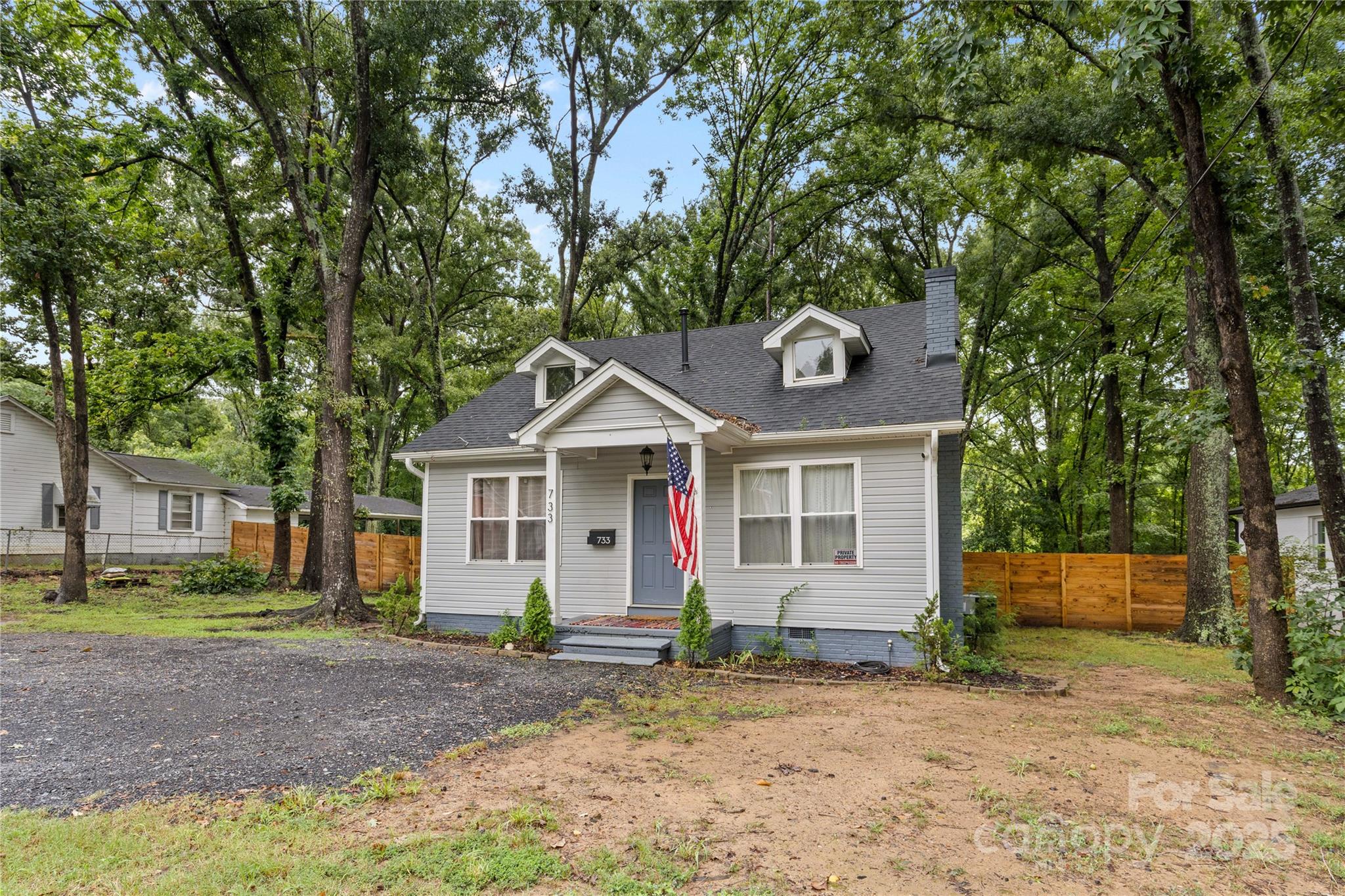 733 Green Street Property Photo 1