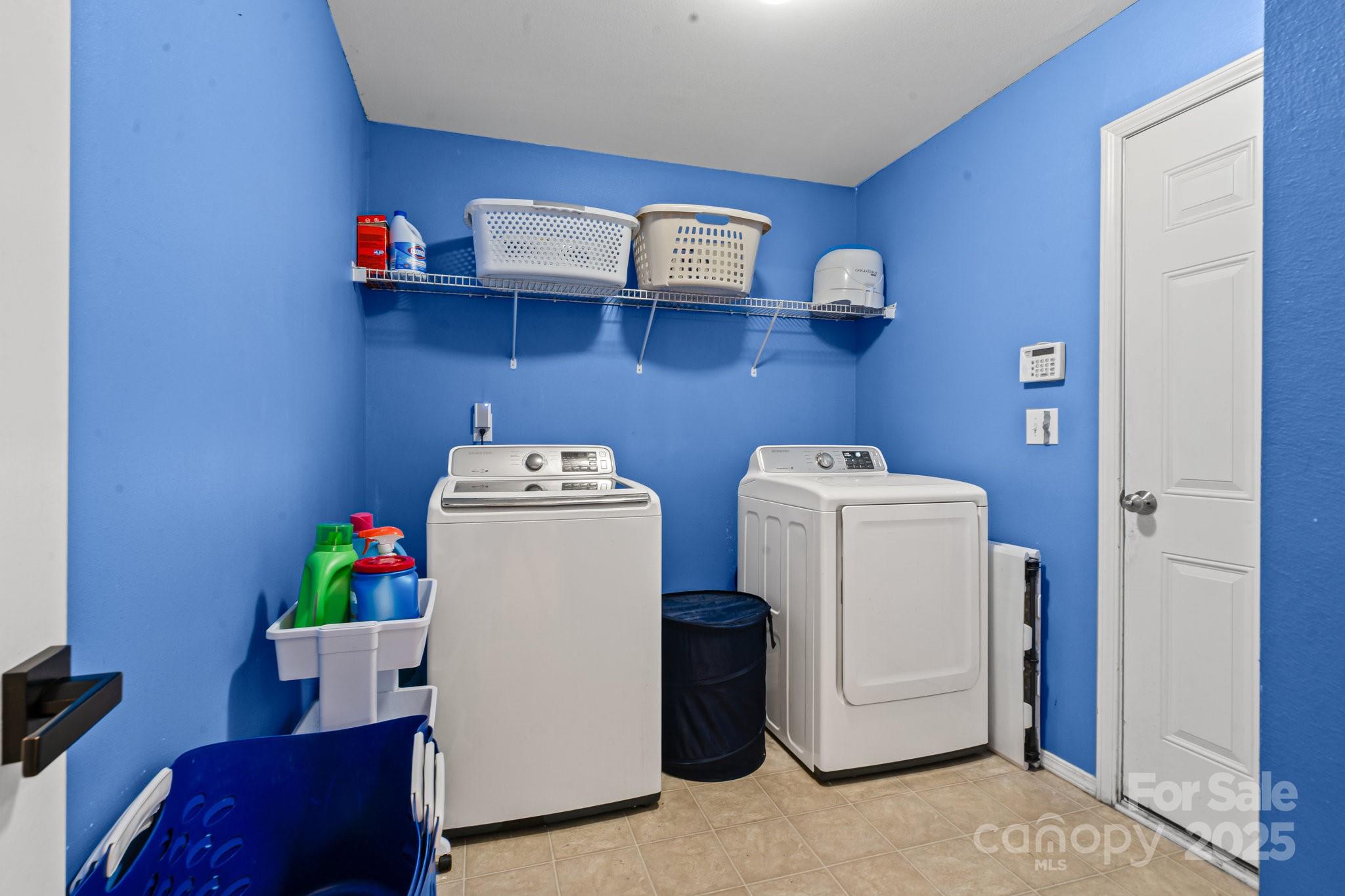 3902 Larkhaven Village Drive Property Photo 6